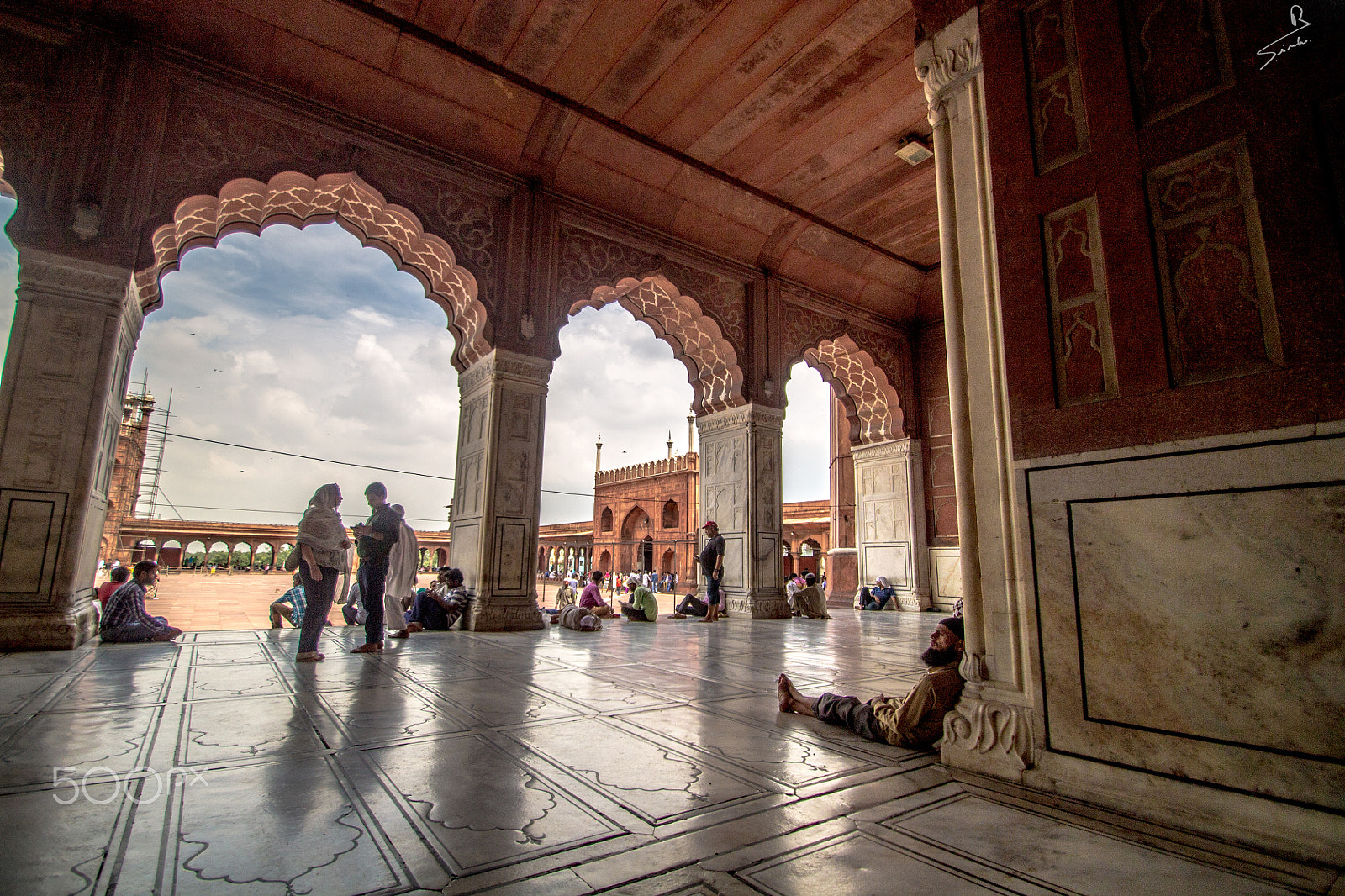 Sigma 10-20mm F3.5 EX DC HSM sample photo. Corridors of the jama masjid, new delhi photography