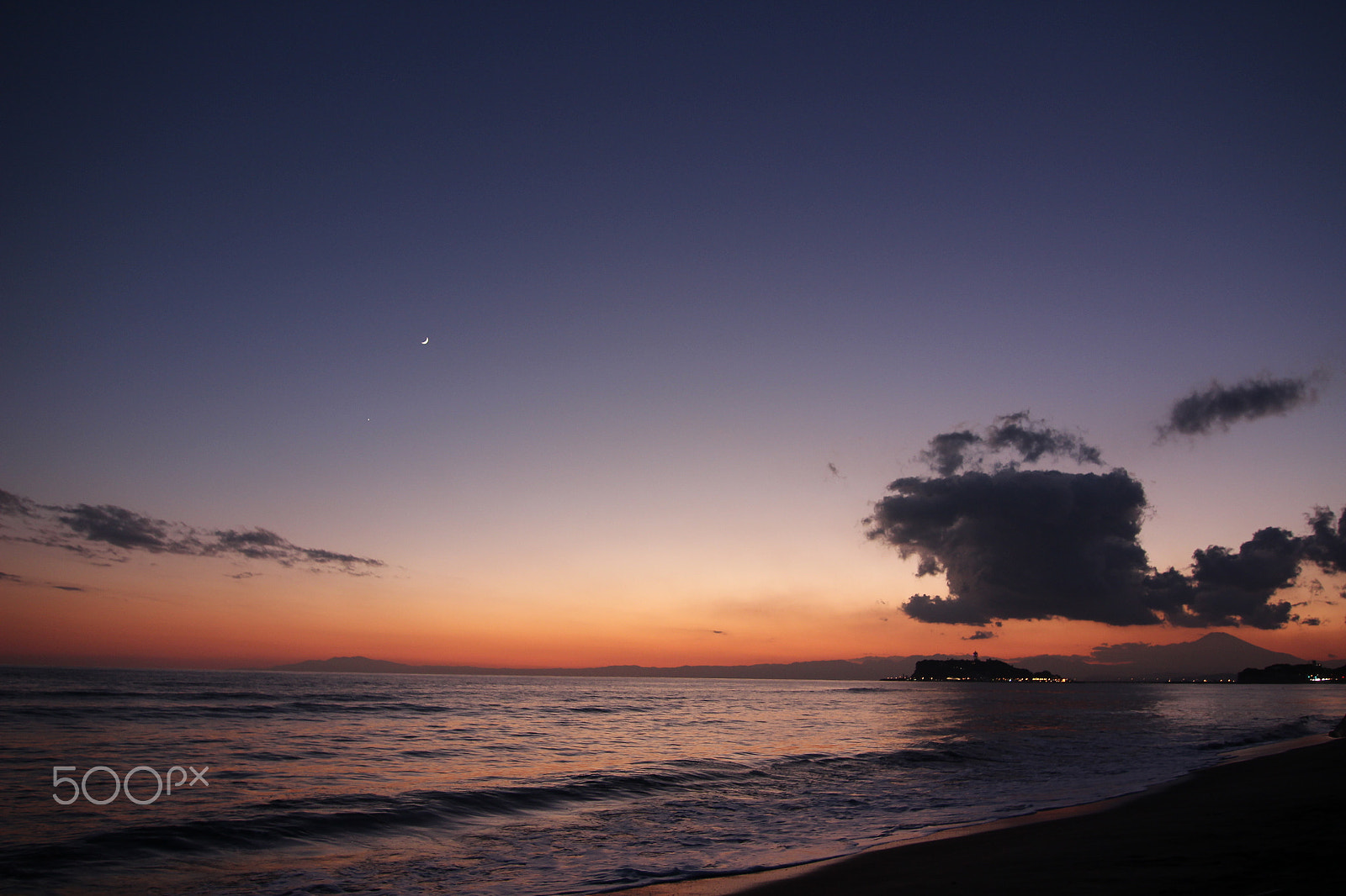 Canon EOS 100D (EOS Rebel SL1 / EOS Kiss X7) sample photo. Moonlight and sunlight with a big monster cloud. photography