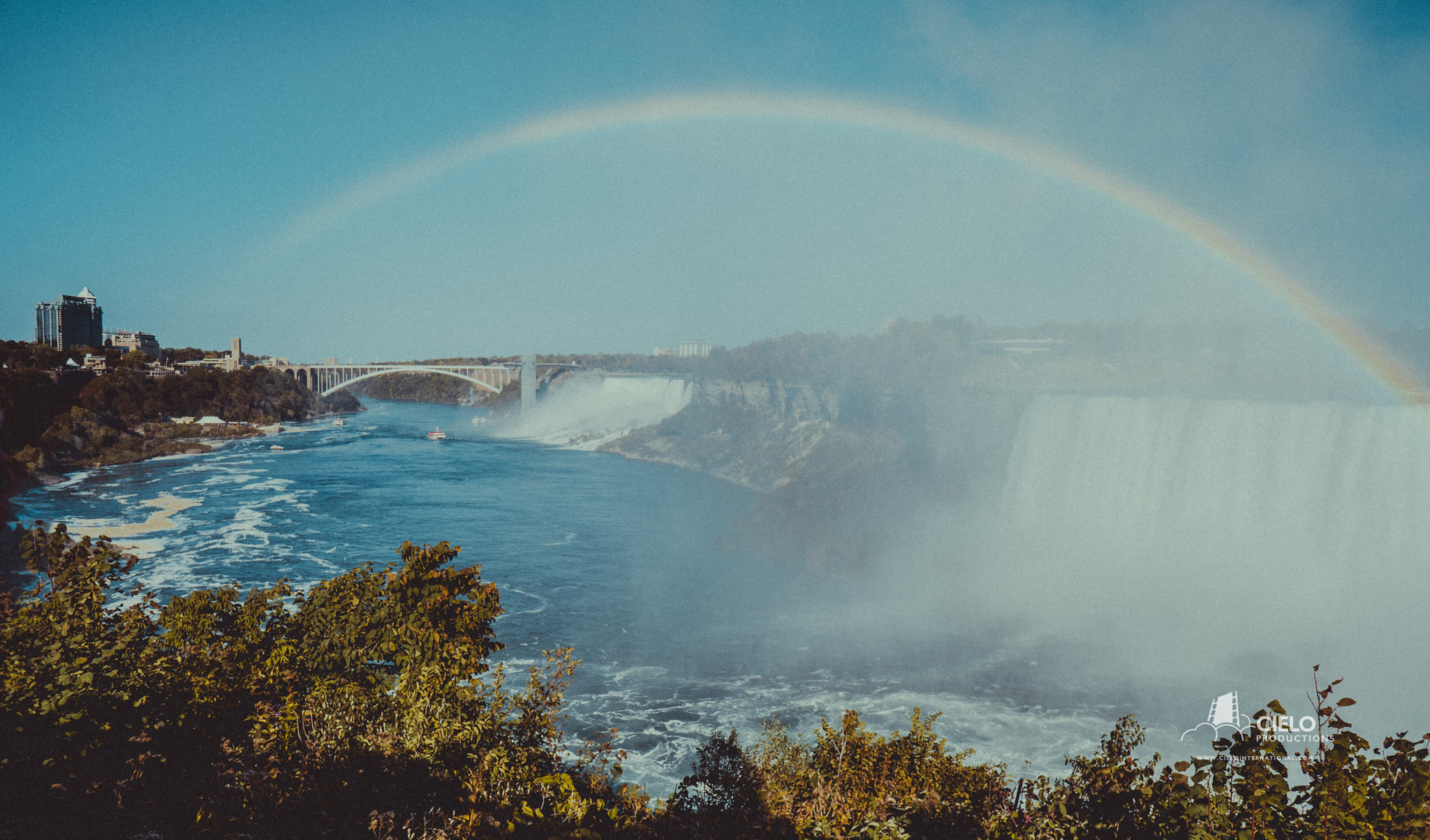 Sony a6300 + Sony E 16mm F2.8 sample photo. The falls photography