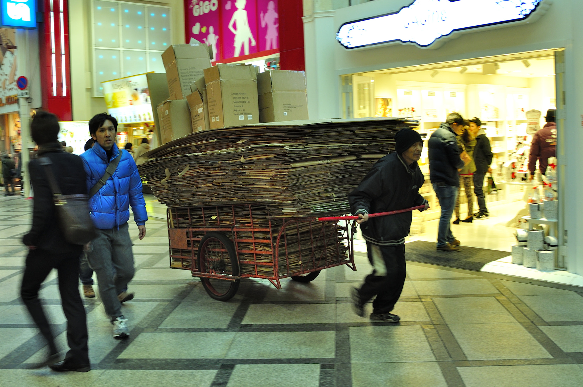 Sigma 18-200mm F3.5-6.3 DC OS HSM sample photo. Recycle photography