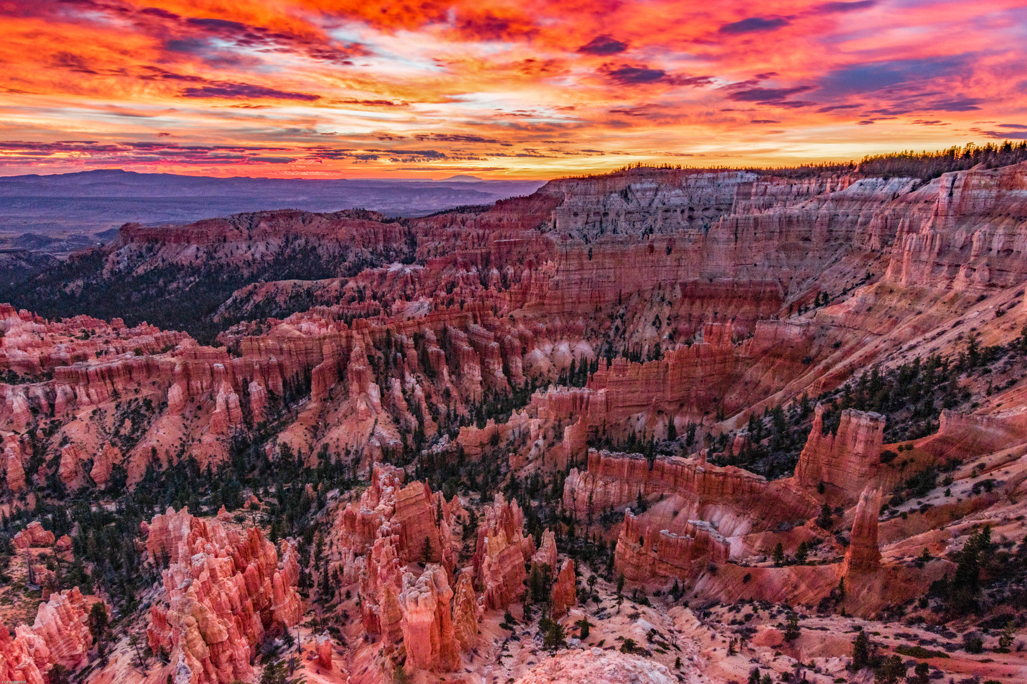 Nikon D5500 + Tokina AT-X 11-20 F2.8 PRO DX (AF 11-20mm f/2.8) sample photo. Inspiration point sunrise photography