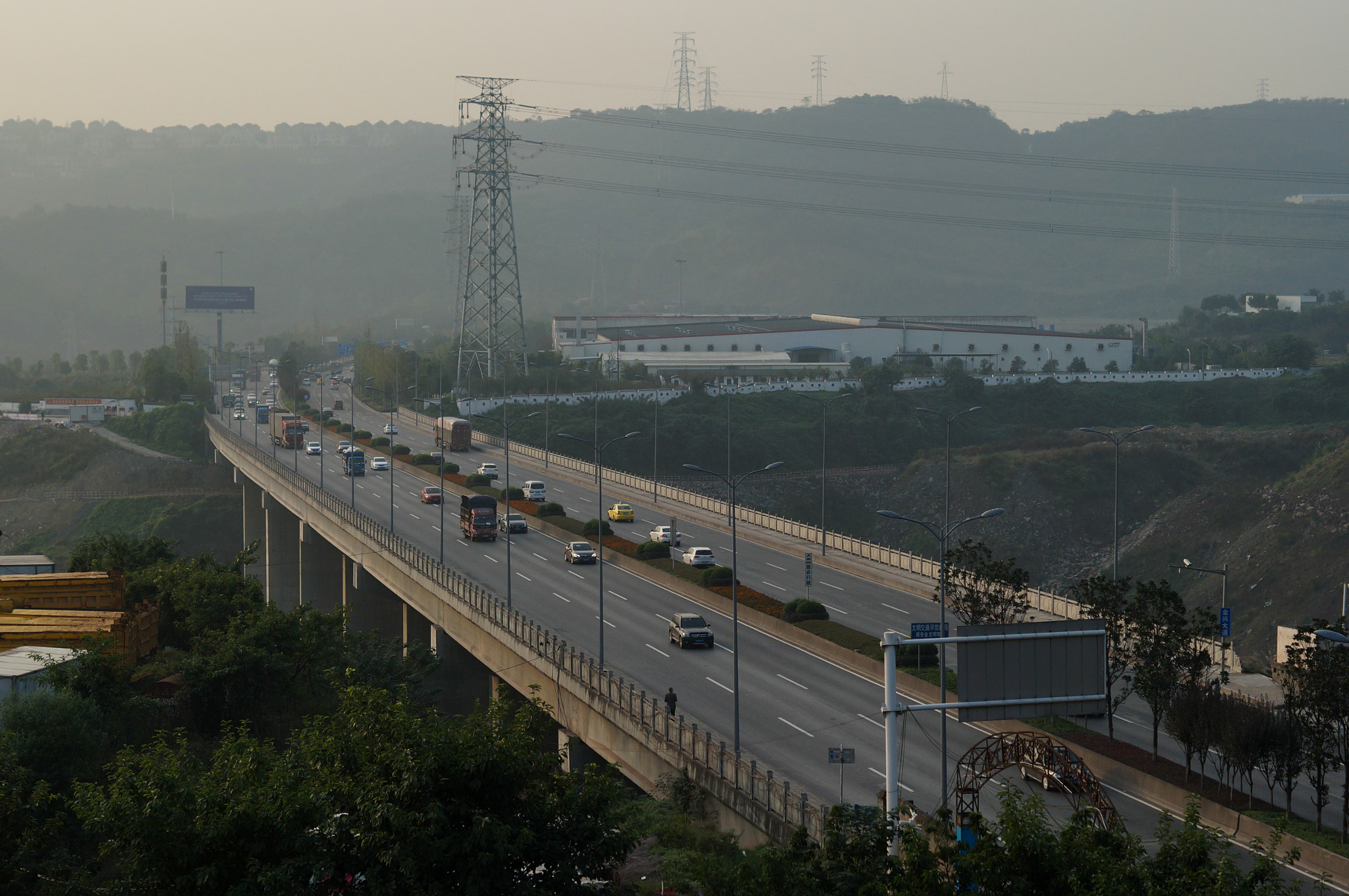 Sony SLT-A57 + Sony DT 50mm F1.8 SAM sample photo. 车流 photography