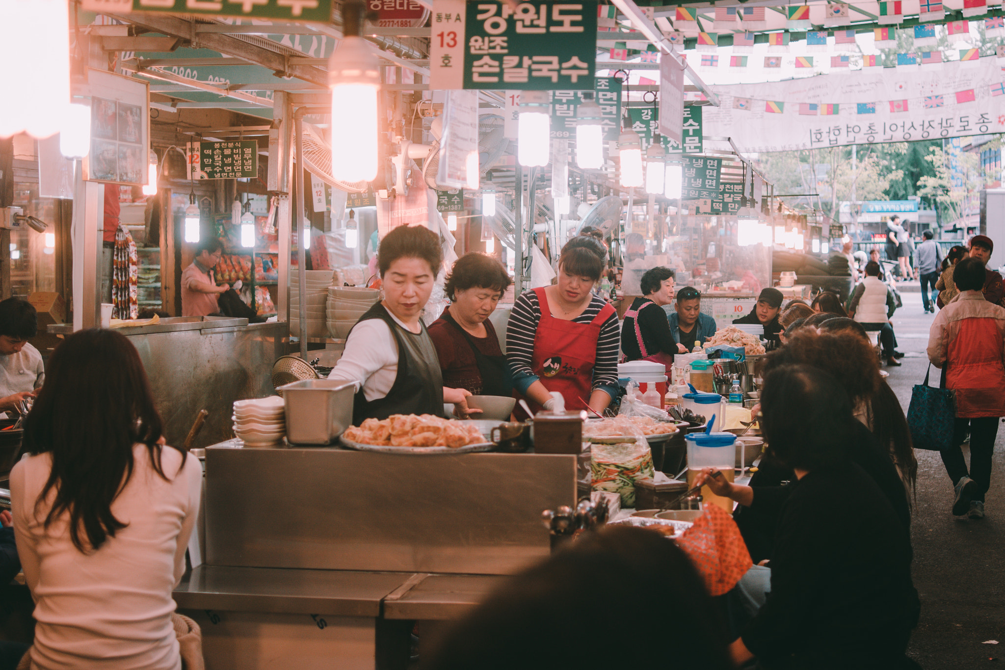 Samsung NX 30mm F2 Pancake sample photo. Our lives photography