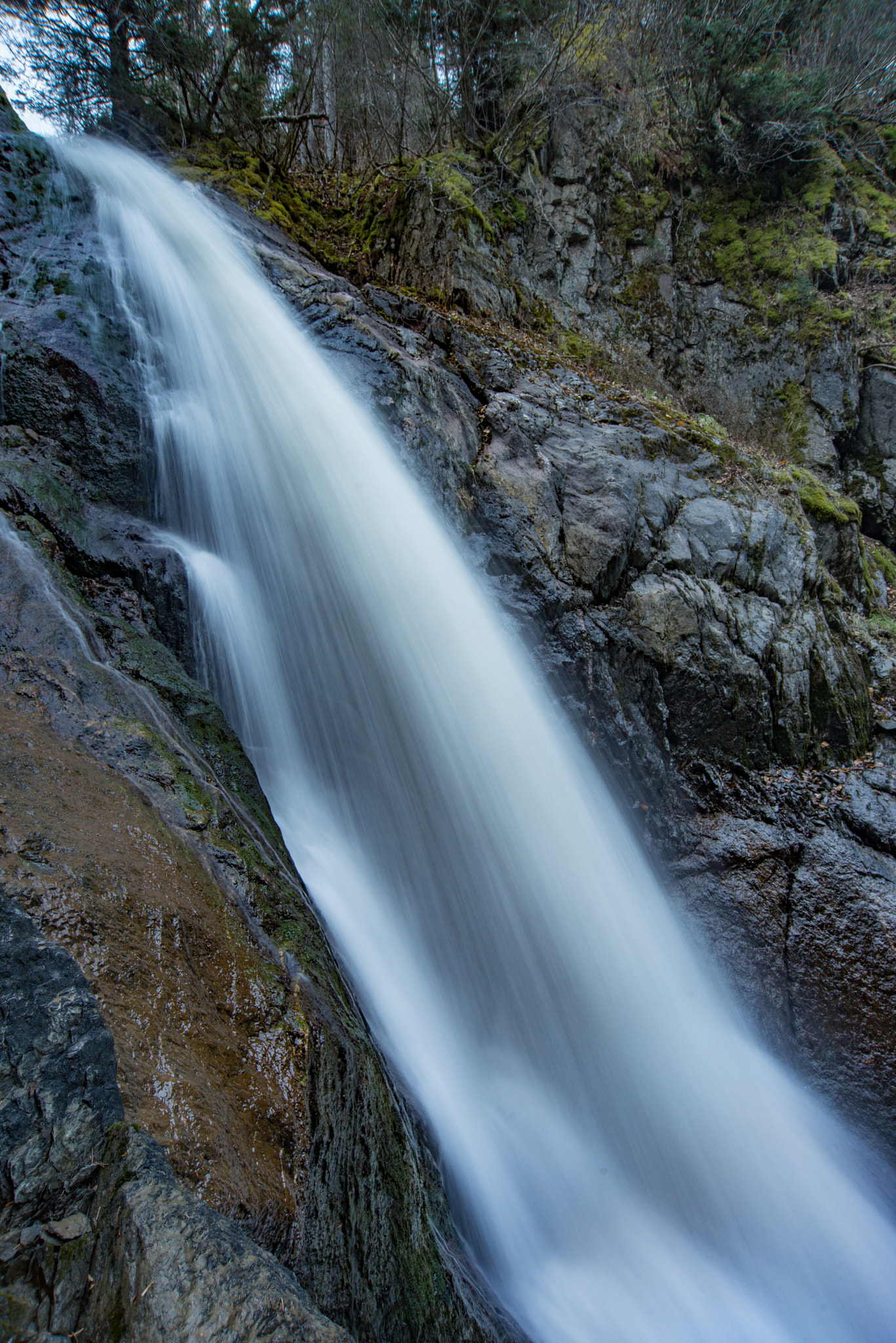 Nikon D800 + Nikon AF Nikkor 18-35mm F3.5-4.5D IF ED sample photo. A nameless waterfall on a secret trail photography