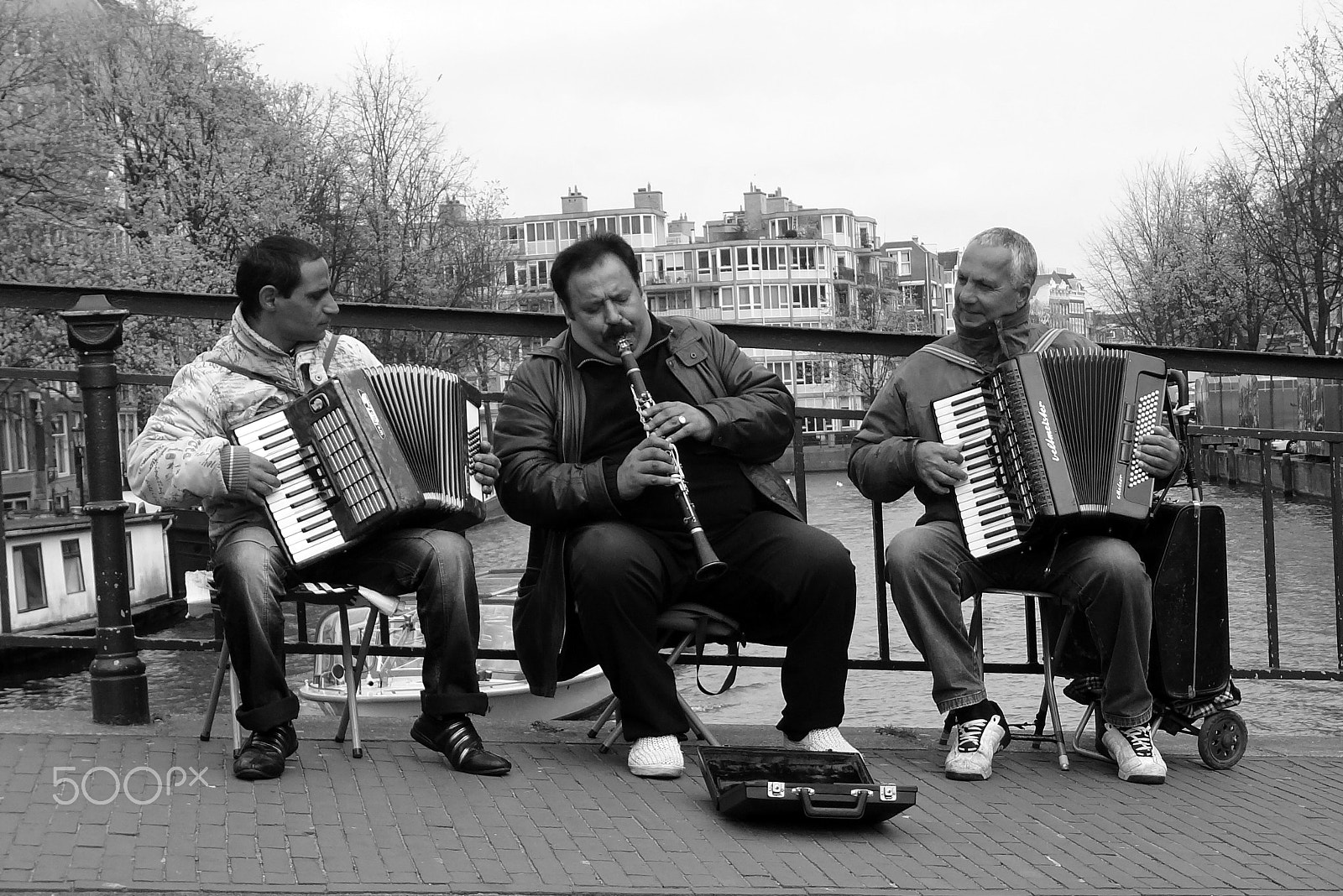 Sony DSC-WX7 sample photo. Music at the bridge photography