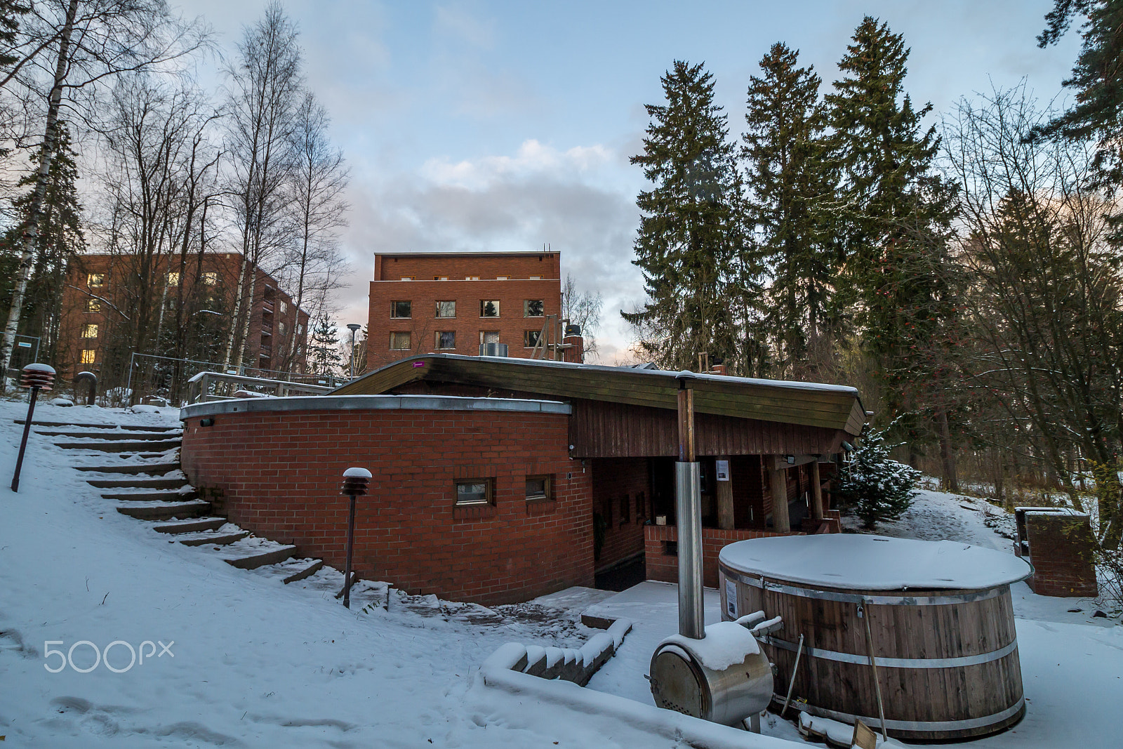 Canon EOS 1100D (EOS Rebel T3 / EOS Kiss X50) + Canon EF-S 10-18mm F4.5–5.6 IS STM sample photo. Sauna, hot tub and snow...what else? photography