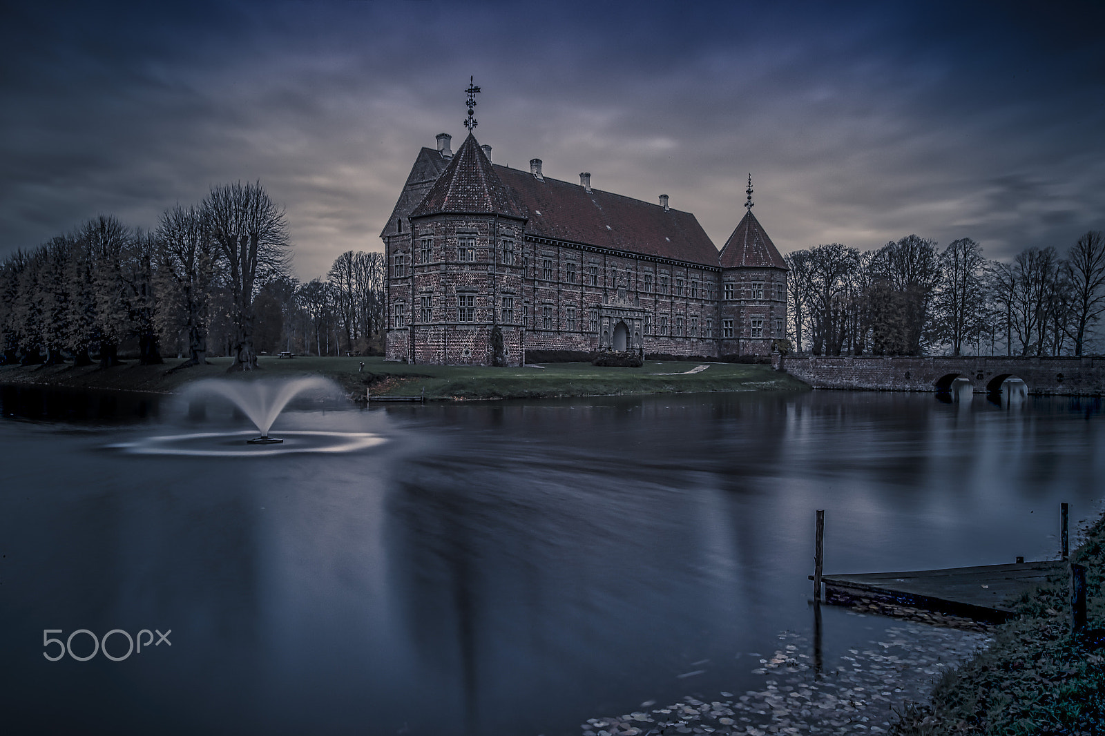 Canon EOS-1D X Mark II + Sigma 24-105mm f/4 DG OS HSM | A sample photo. Voergaard castle photography