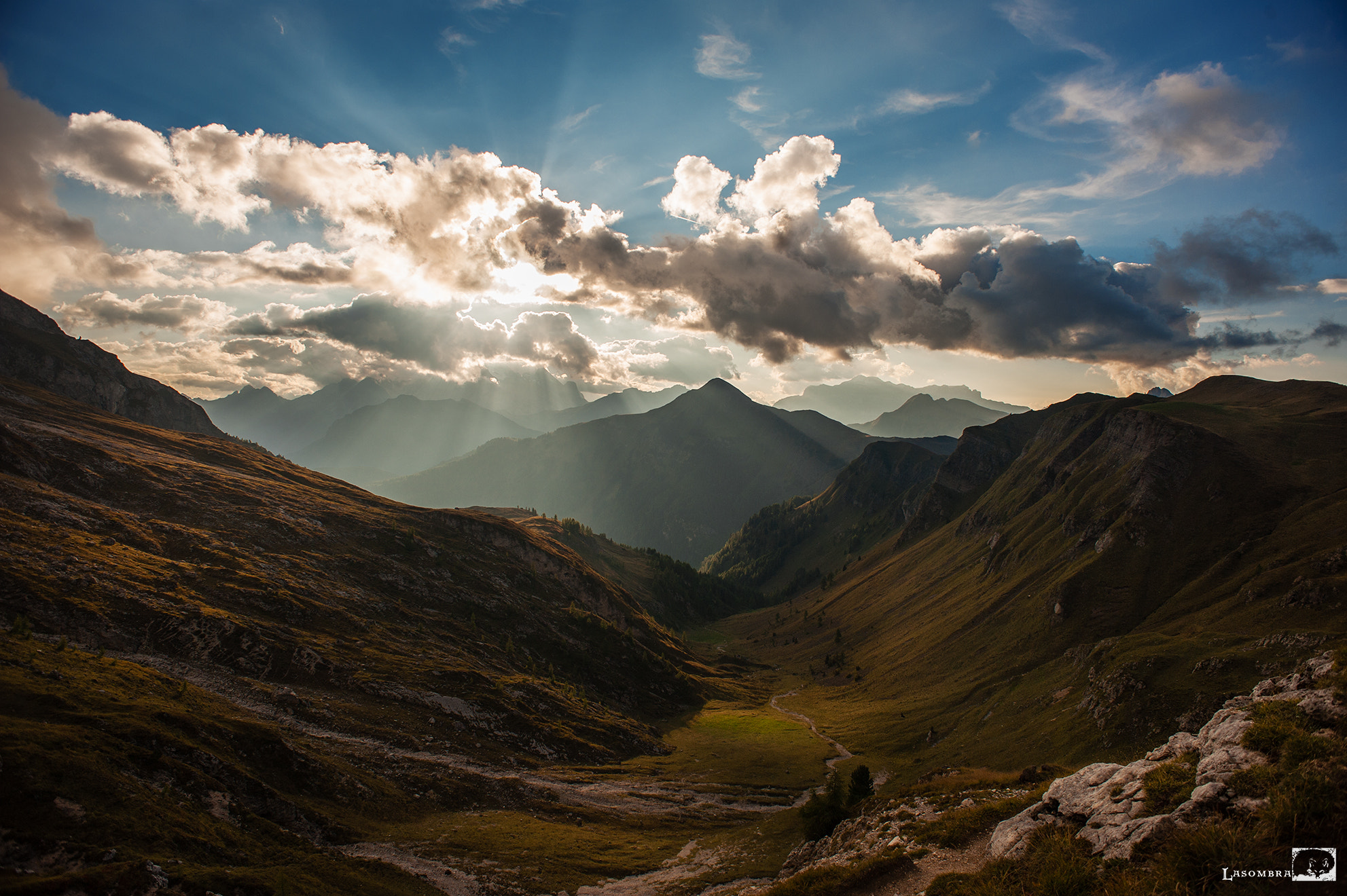 Nikon D3 + Nikon AF Nikkor 20mm F2.8D sample photo. Near giau pass photography