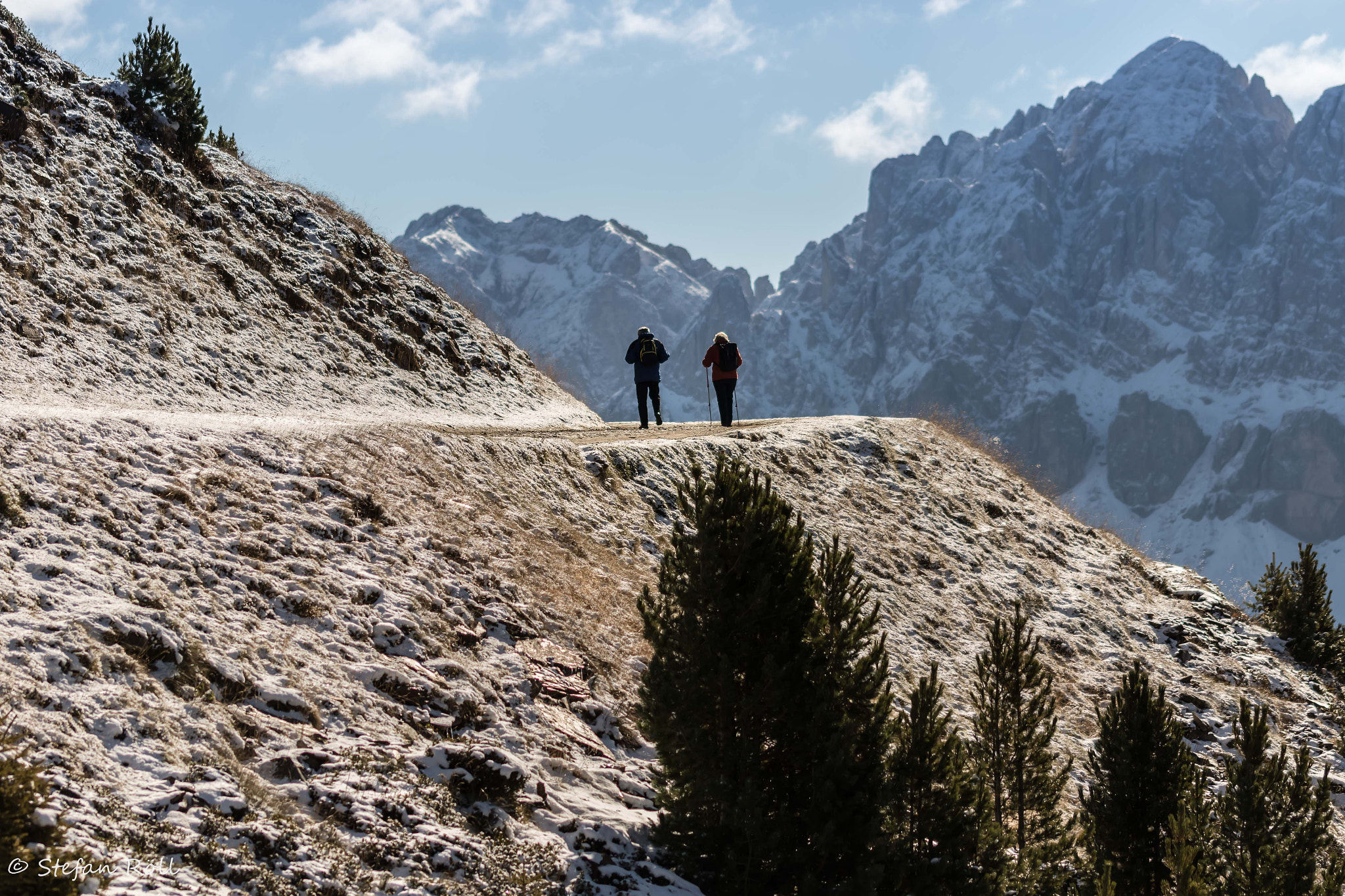 Sigma 105mm F2.8 EX DG OS HSM sample photo. The hikers photography