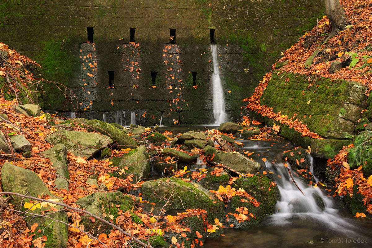Tamron SP AF 17-50mm F2.8 XR Di II LD Aspherical (IF) sample photo. Where the waterfall comes from photography