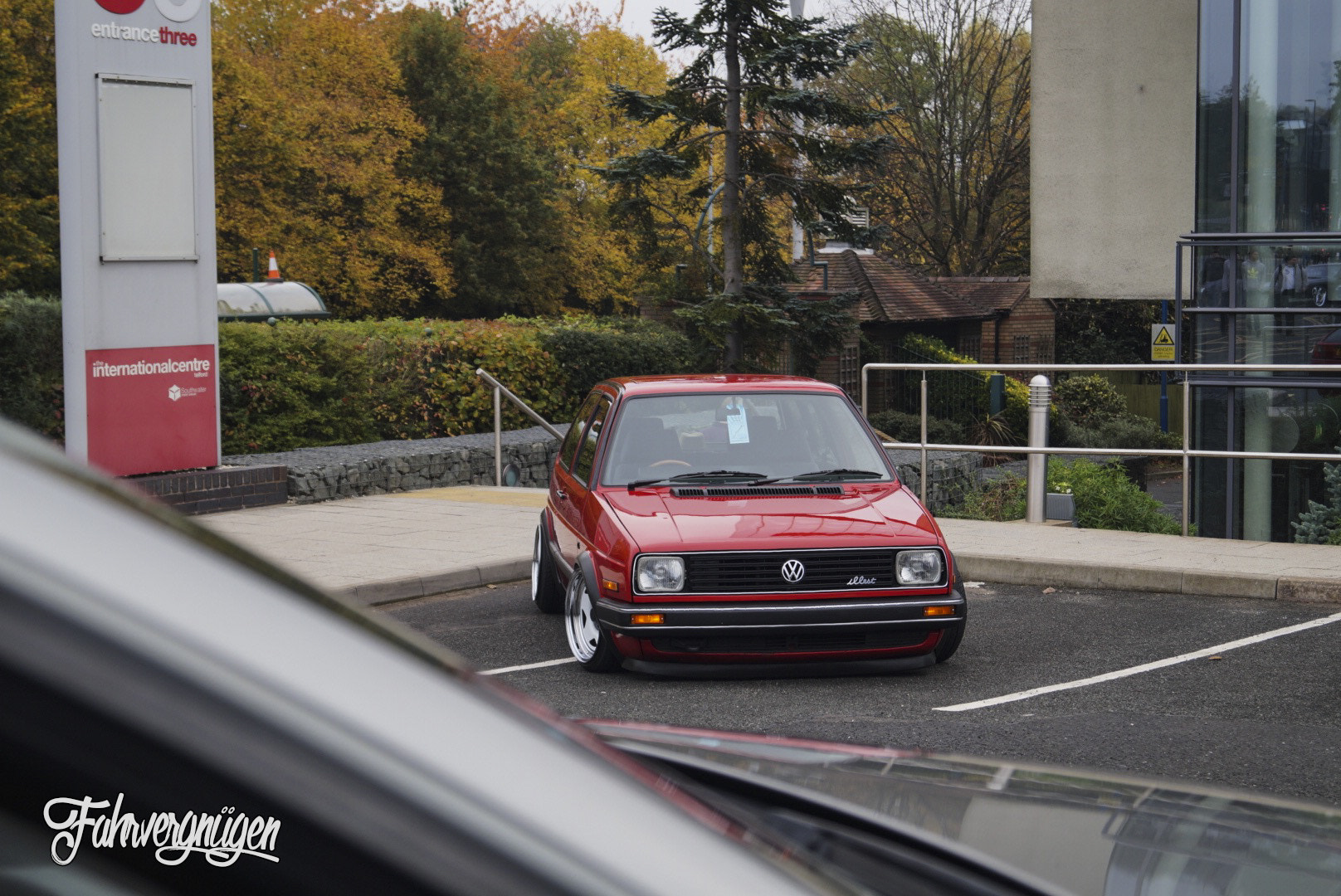 Sony DT 18-55mm F3.5-5.6 SAM II sample photo. Autumn stance photography