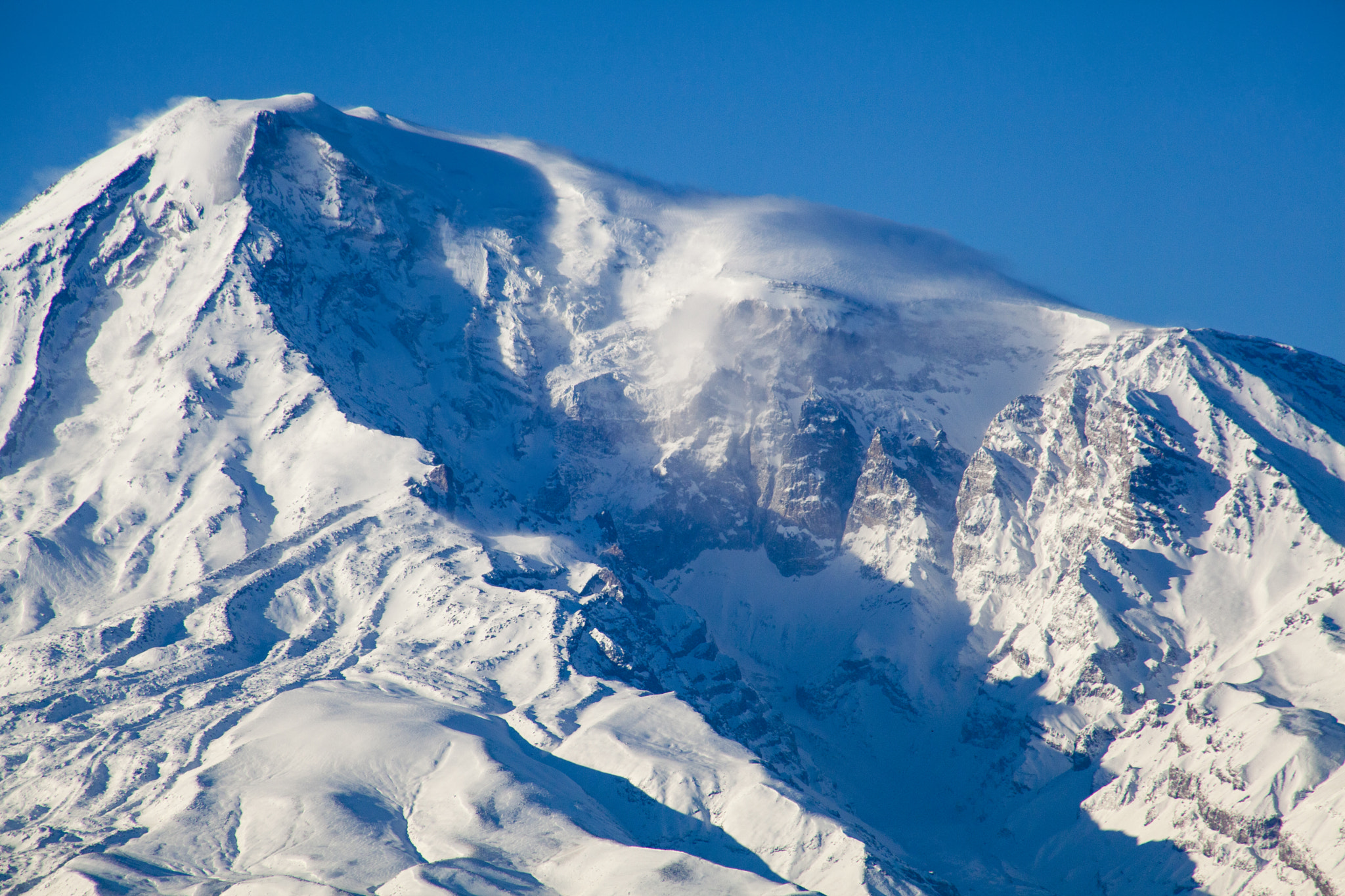 EF75-300mm f/4-5.6 sample photo. Top of mount ararat photography