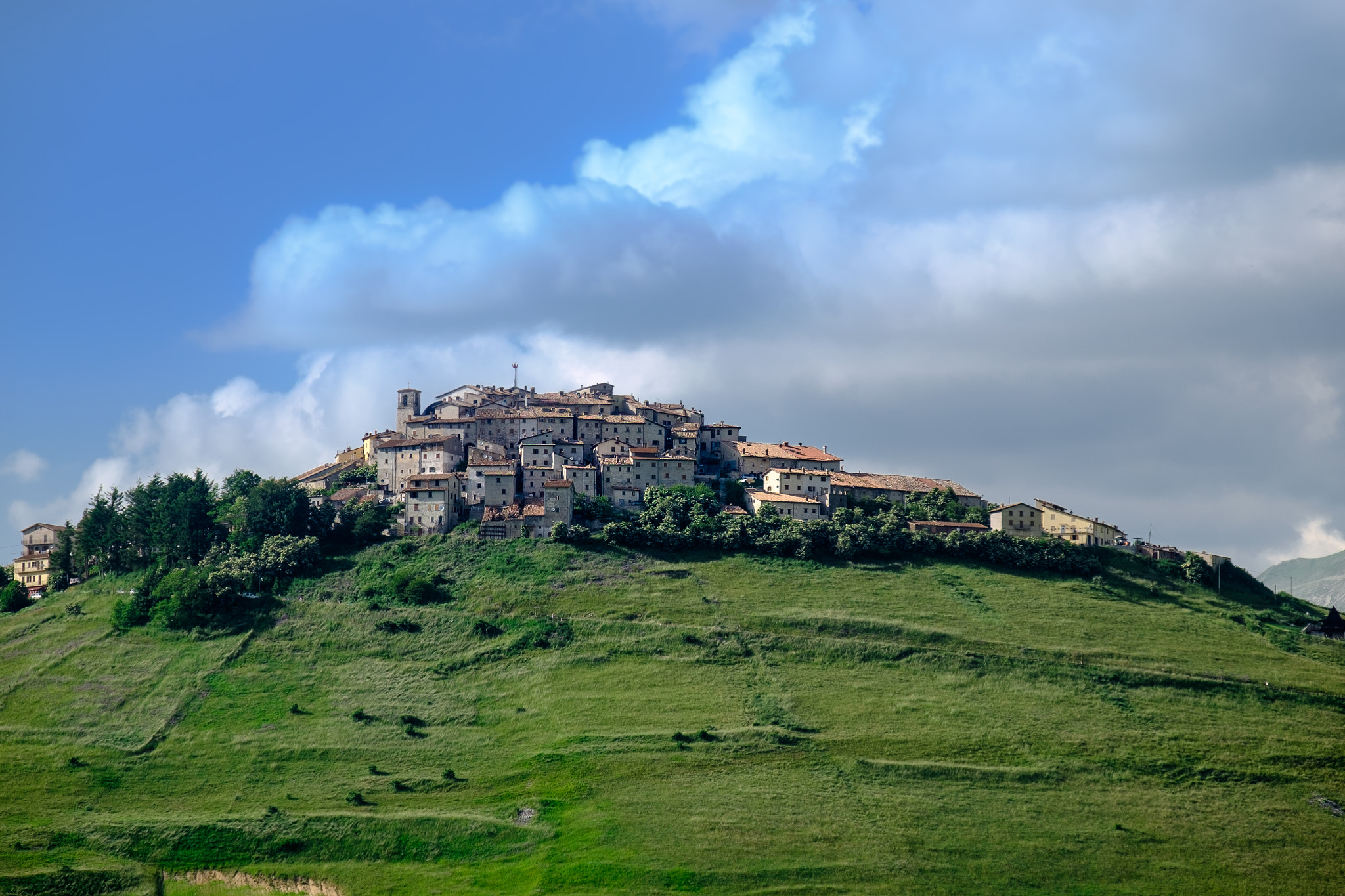 Fujifilm X-T10 + Fujifilm XF 18-135mm F3.5-5.6 R LM OIS WR sample photo. Castelluccio photography