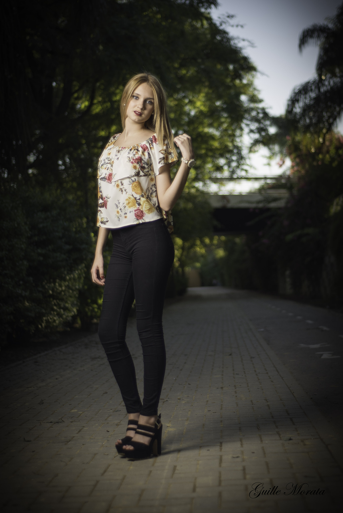 Nikon D610 + AF Nikkor 50mm f/1.8 sample photo. Laura photography