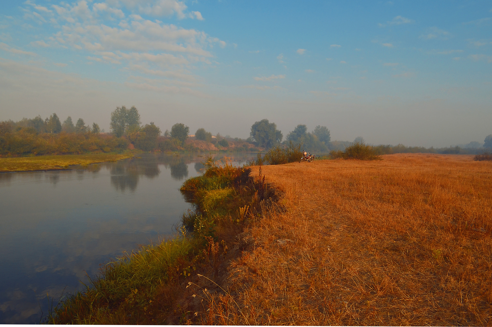 AF Zoom-Nikkor 28-100mm f/3.5-5.6G sample photo. Autumn silence photography