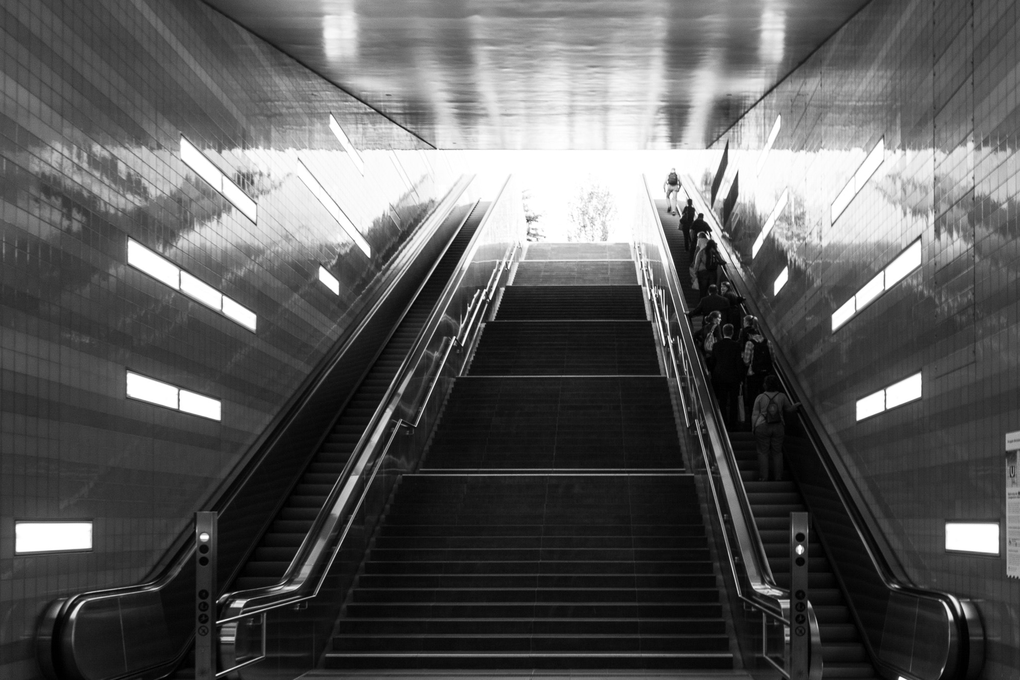 Canon EOS 500D (EOS Rebel T1i / EOS Kiss X3) sample photo. Stairs to the light photography