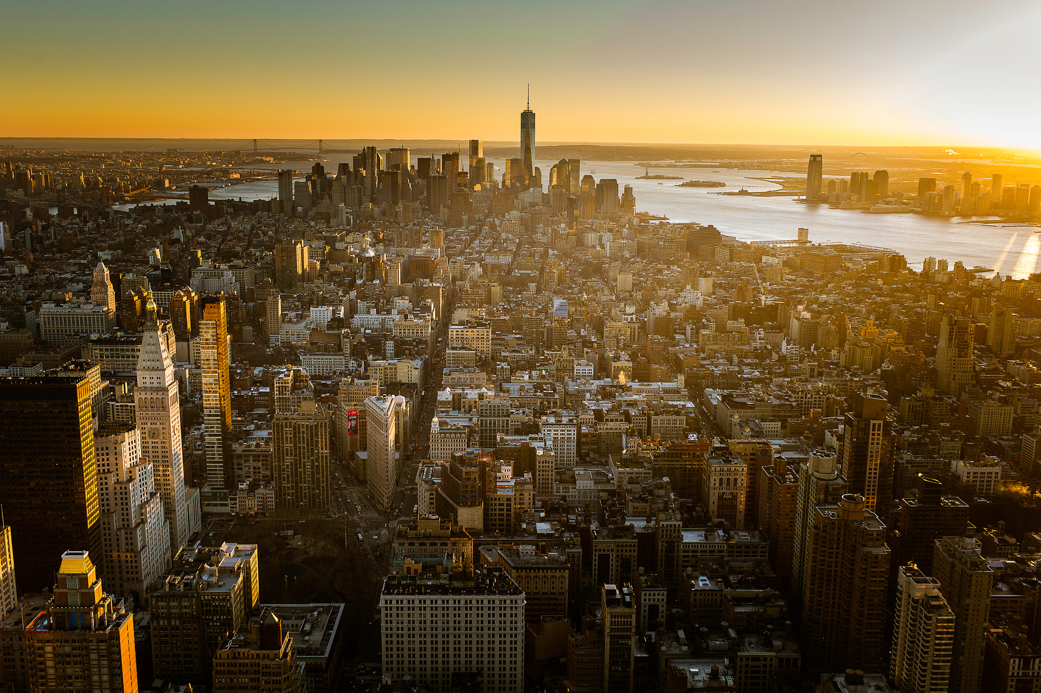 Leica M9 + Leica Summarit-M 35mm F2.5 sample photo. Manhattan golden hour photography