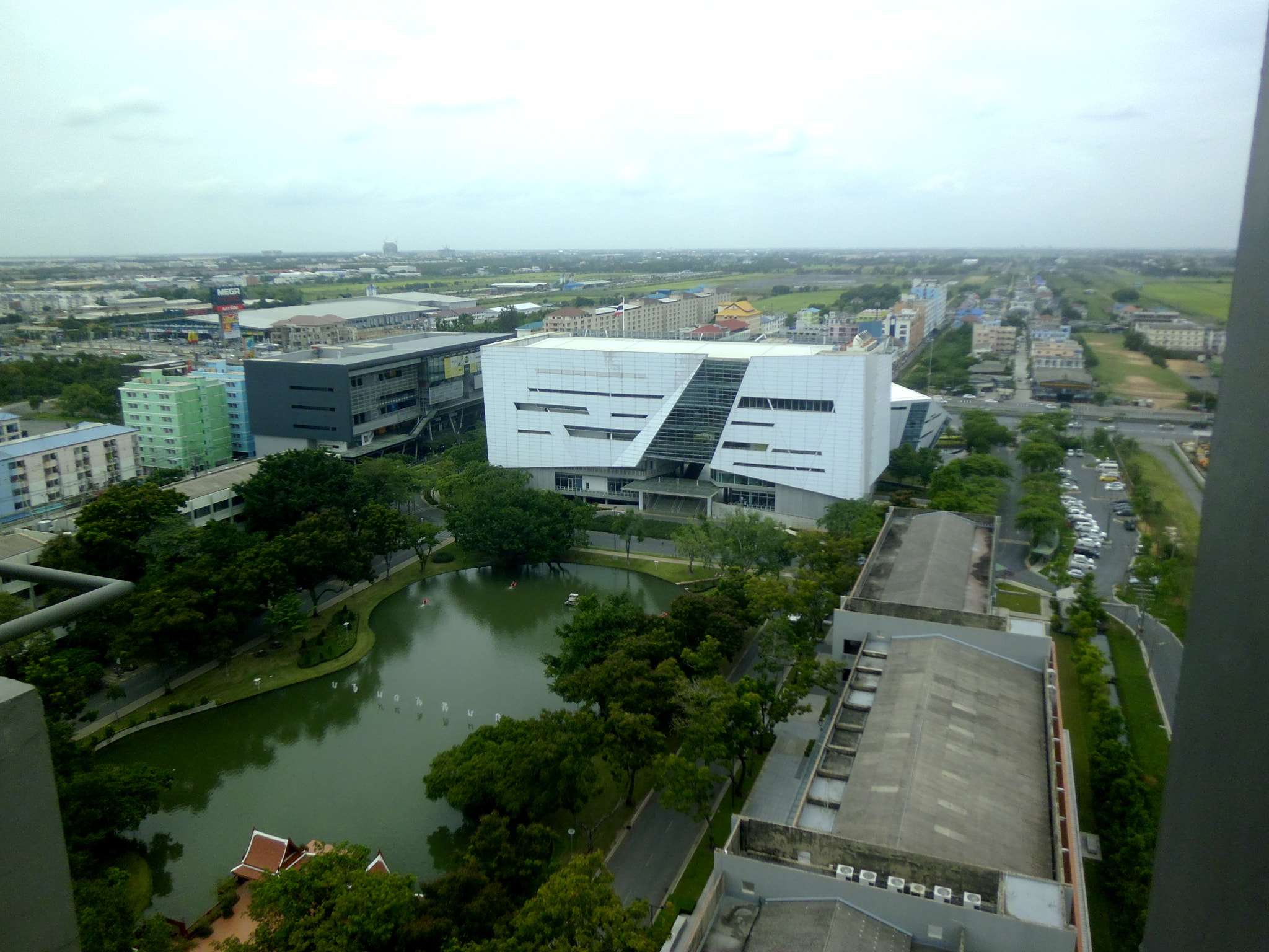 Panasonic DMC-LS5 sample photo. Bangkok university view photography