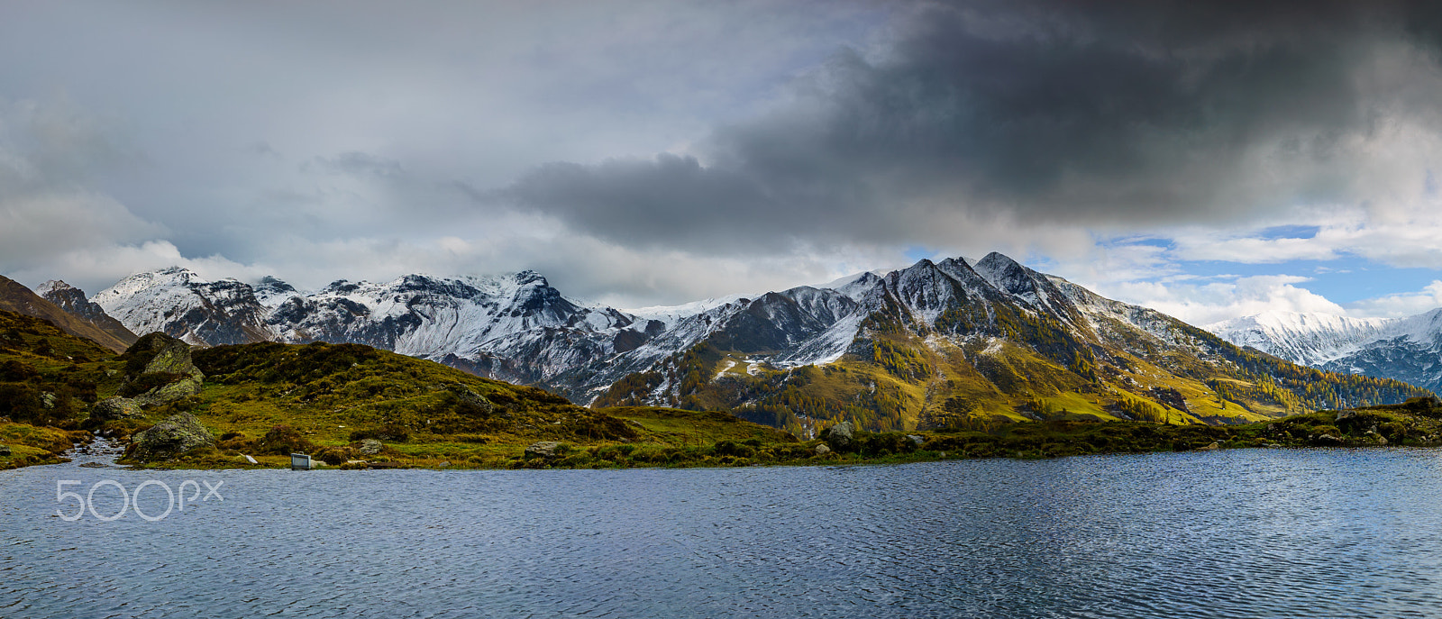 Sony a7R + E 21mm F2.8 sample photo. Navis in autumn photography