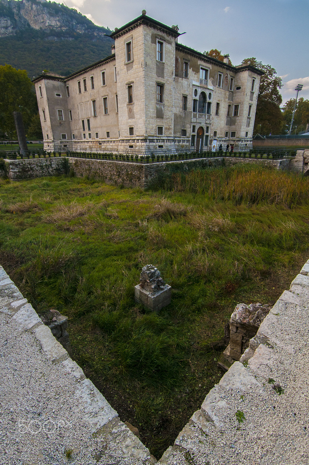 Nikon D90 + Tokina AT-X Pro 11-16mm F2.8 DX II sample photo. Palazzo delle albere photography