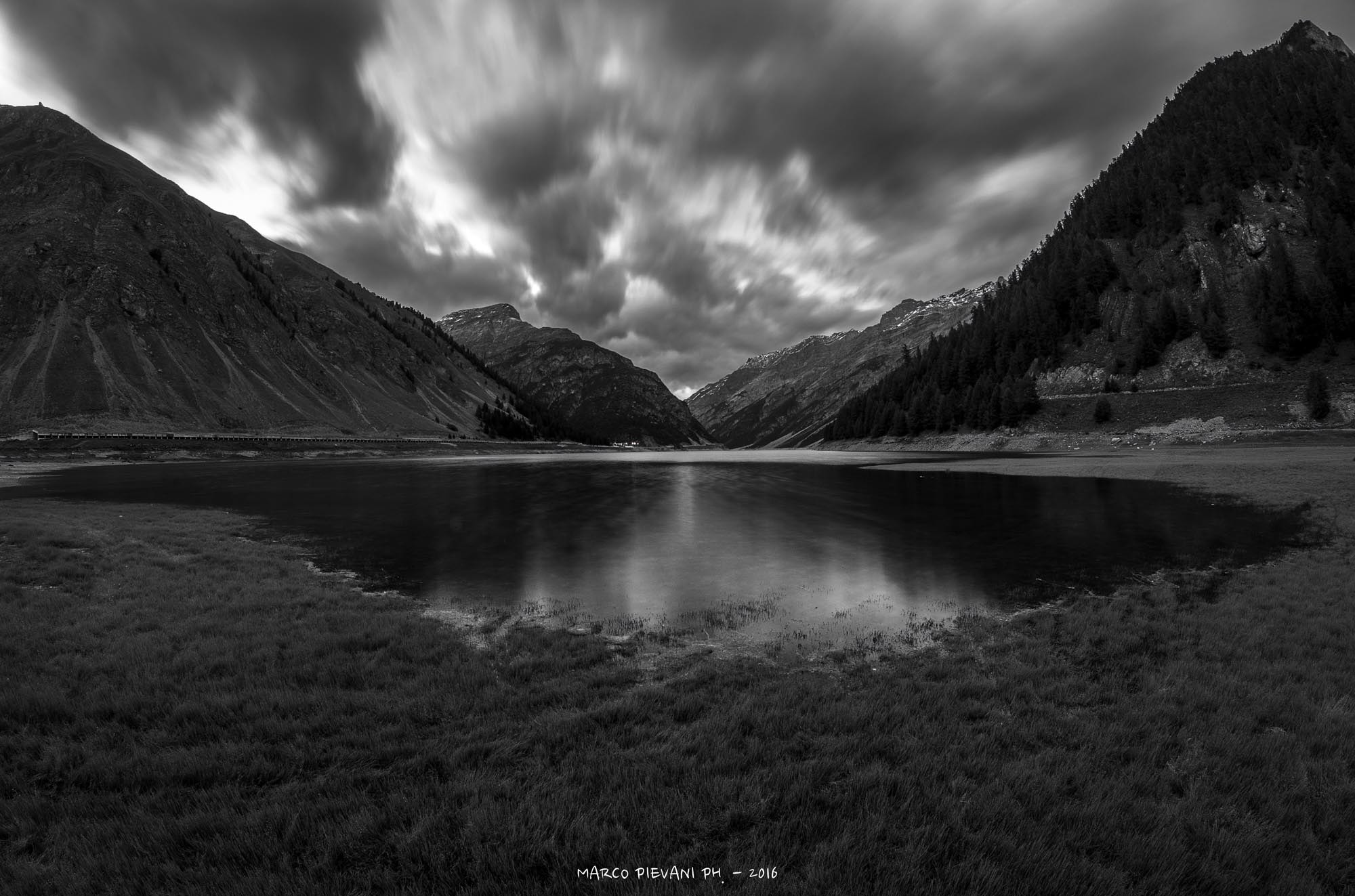 Samyang 8mm F3.5 Aspherical IF MC Fisheye sample photo. Windy sunset in livigno photography