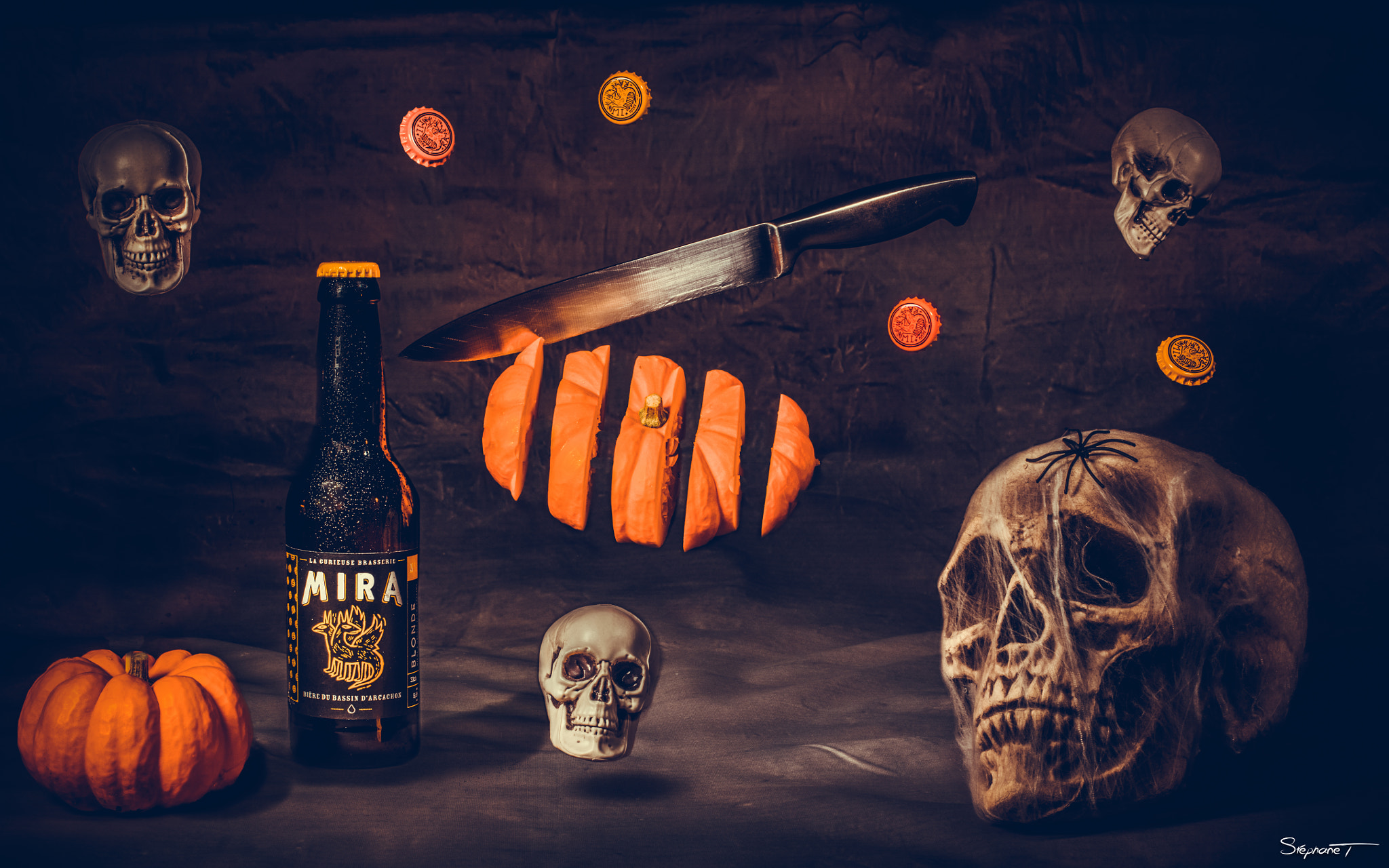 Canon EOS 5DS + Canon EF 50mm F1.4 USM sample photo. Halloween mira beer by stéphane t photography