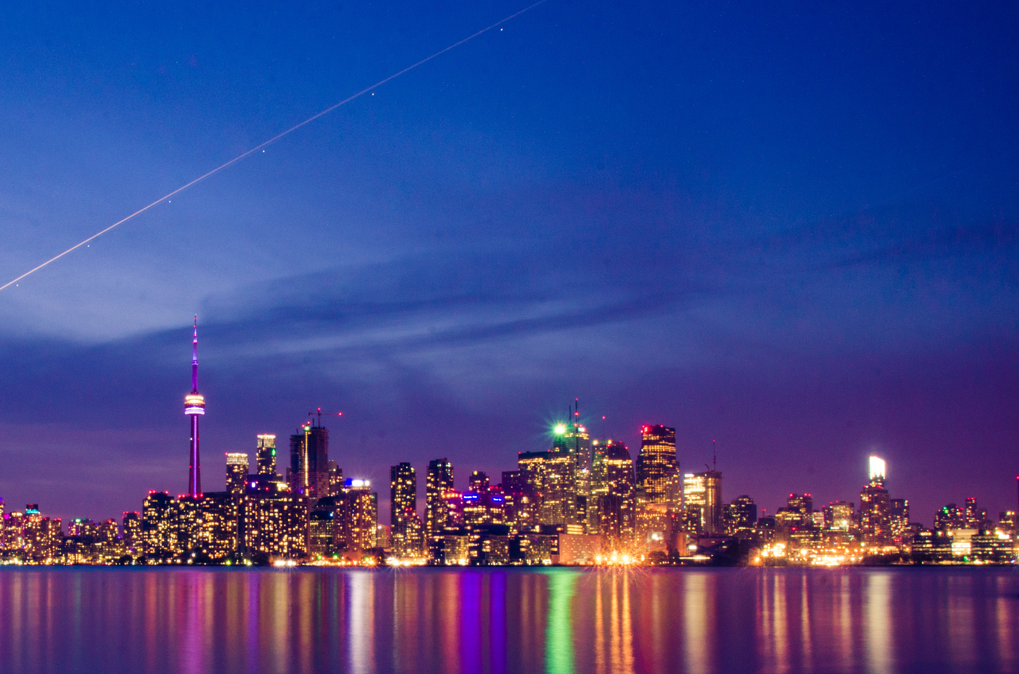 Sigma 18-250mm F3.5-6.3 DC Macro OS HSM sample photo. An evening in toronto photography
