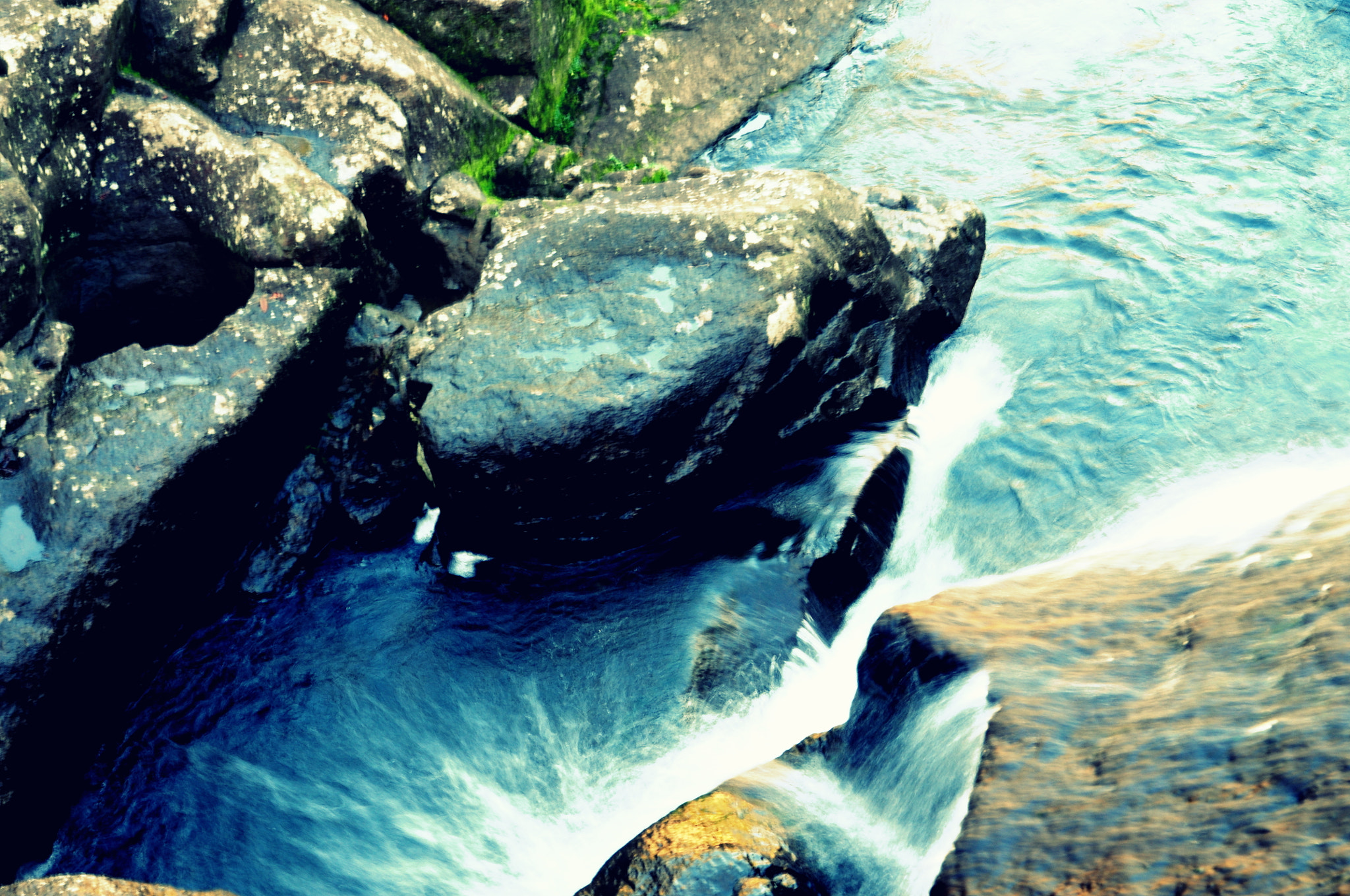 AF Zoom-Nikkor 24-120mm f/3.5-5.6D IF sample photo. Waterfall photography