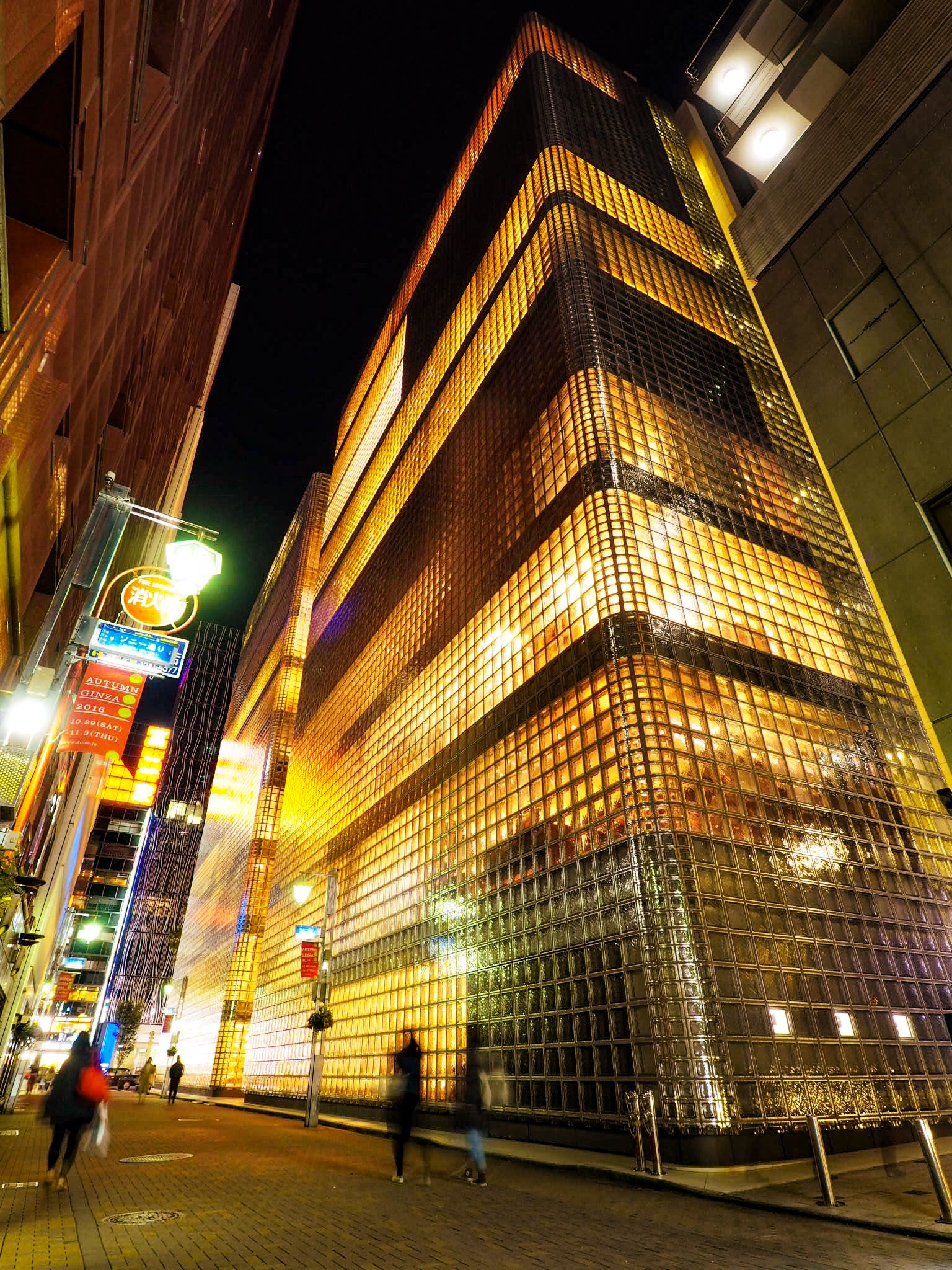Olympus OM-D E-M10 II + OLYMPUS M.9-18mm F4.0-5.6 sample photo. Maison hermes/renzo・piano photography