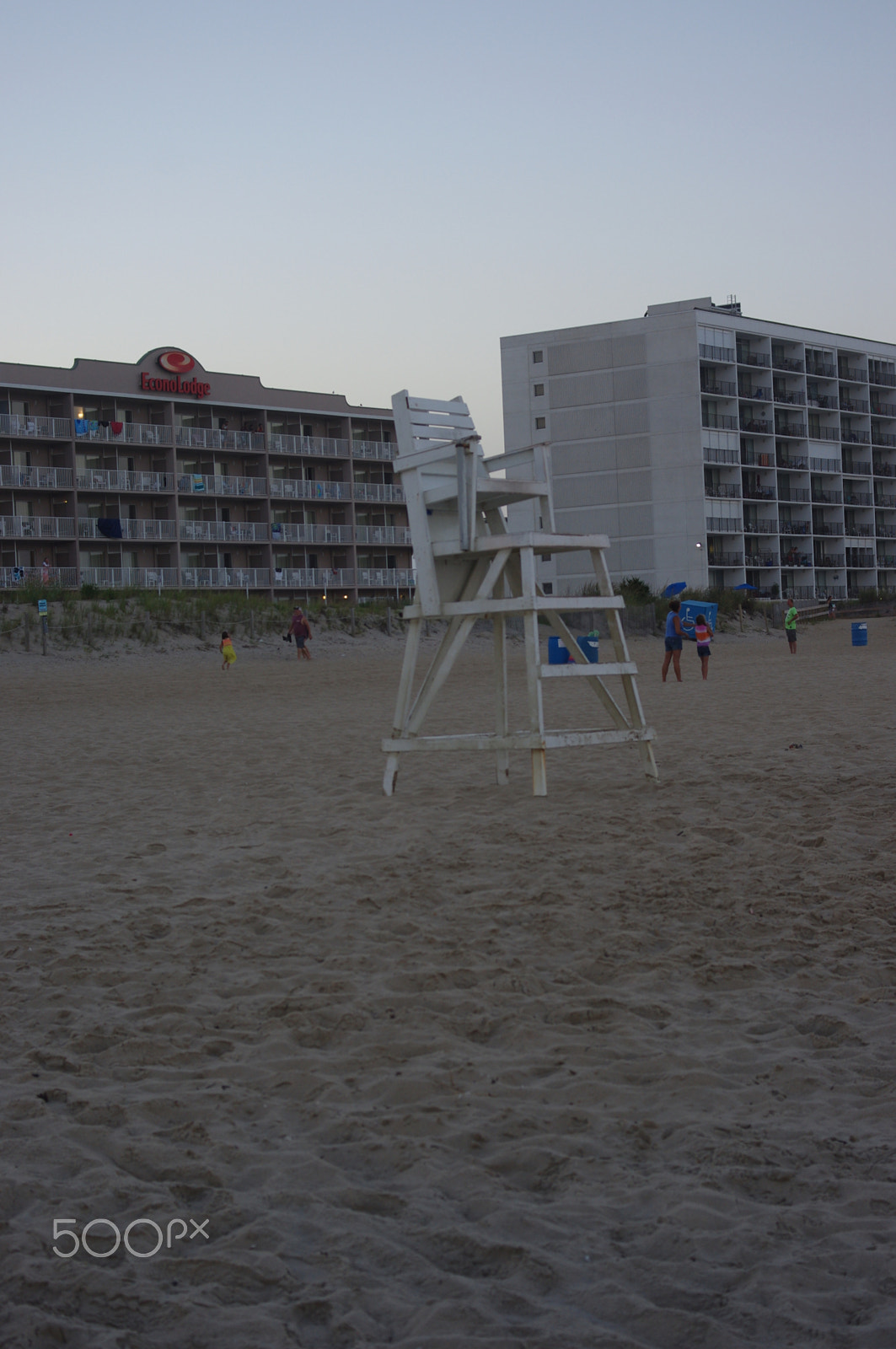 Pentax smc DA 40mm F2.8 Limited sample photo. The beach throne photography