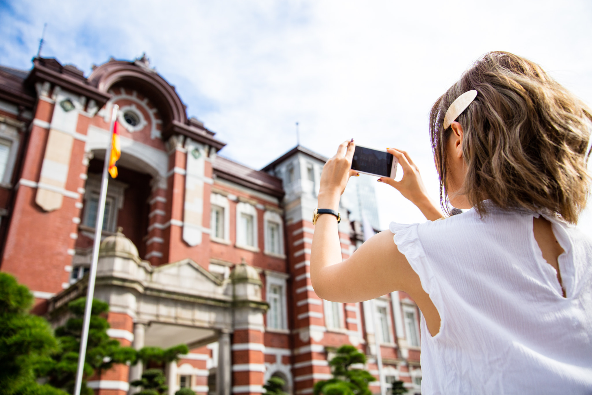 Canon EOS 5DS + Sigma 17-70mm F2.8-4 DC Macro OS HSM sample photo. Girls photo photography