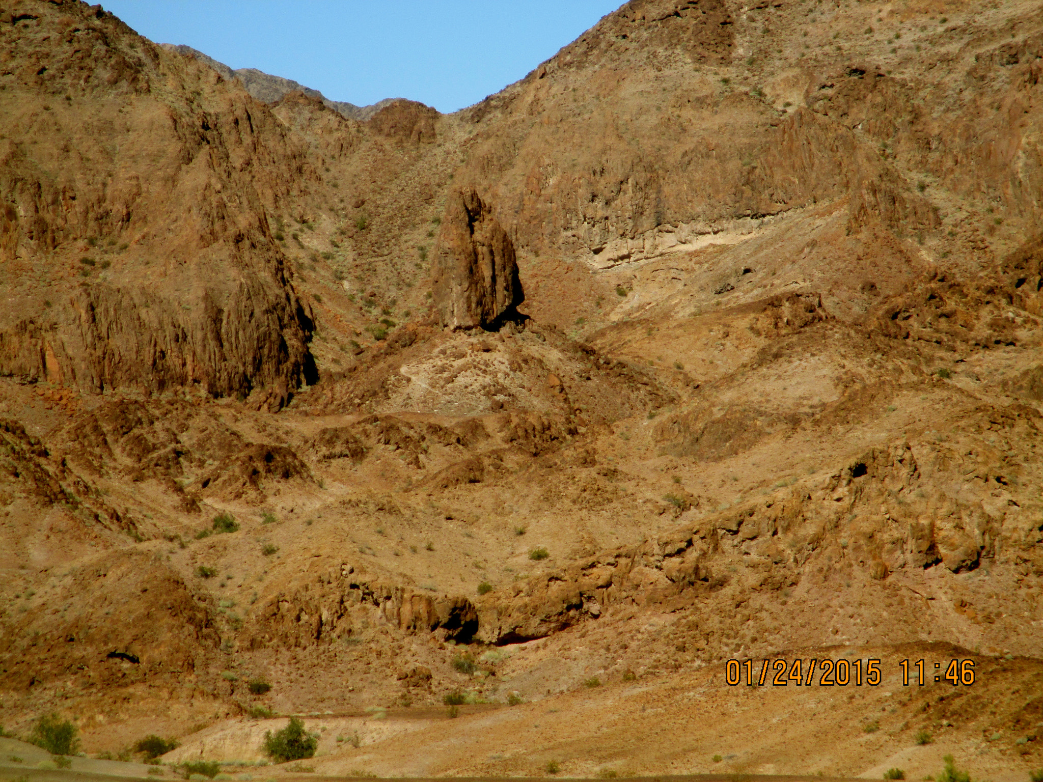 Canon PowerShot ELPH 115 IS (IXUS 132 / IXY 90F) sample photo. Hike dome valley yuma az. photography