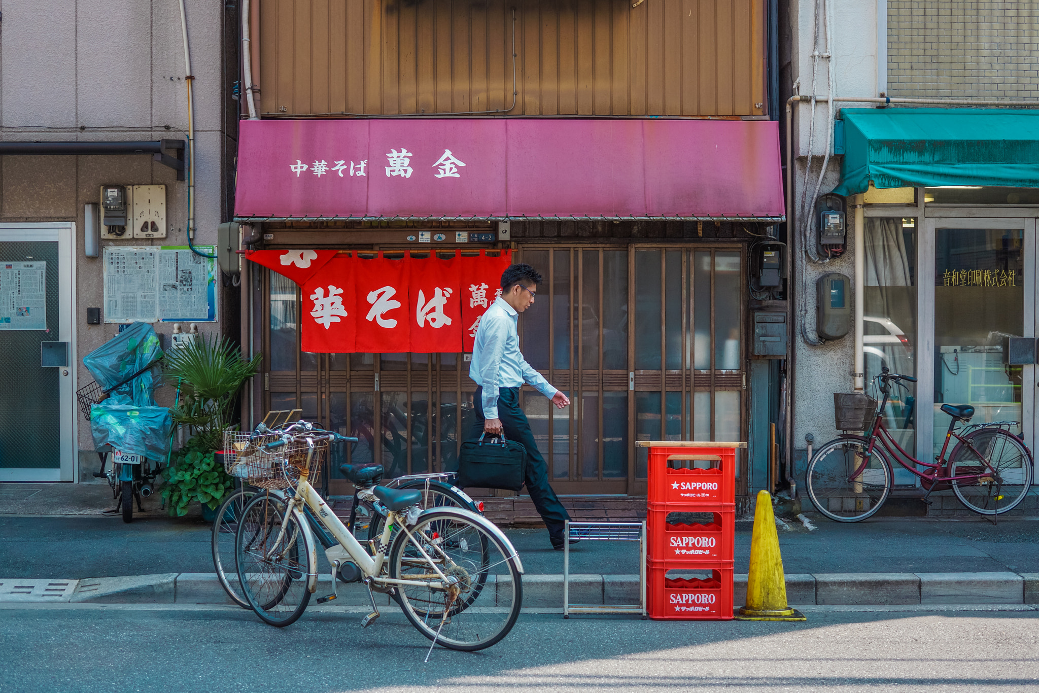 Sony Alpha NEX-7 + Sigma 30mm F2.8 EX DN sample photo. 萬金中華料理 photography