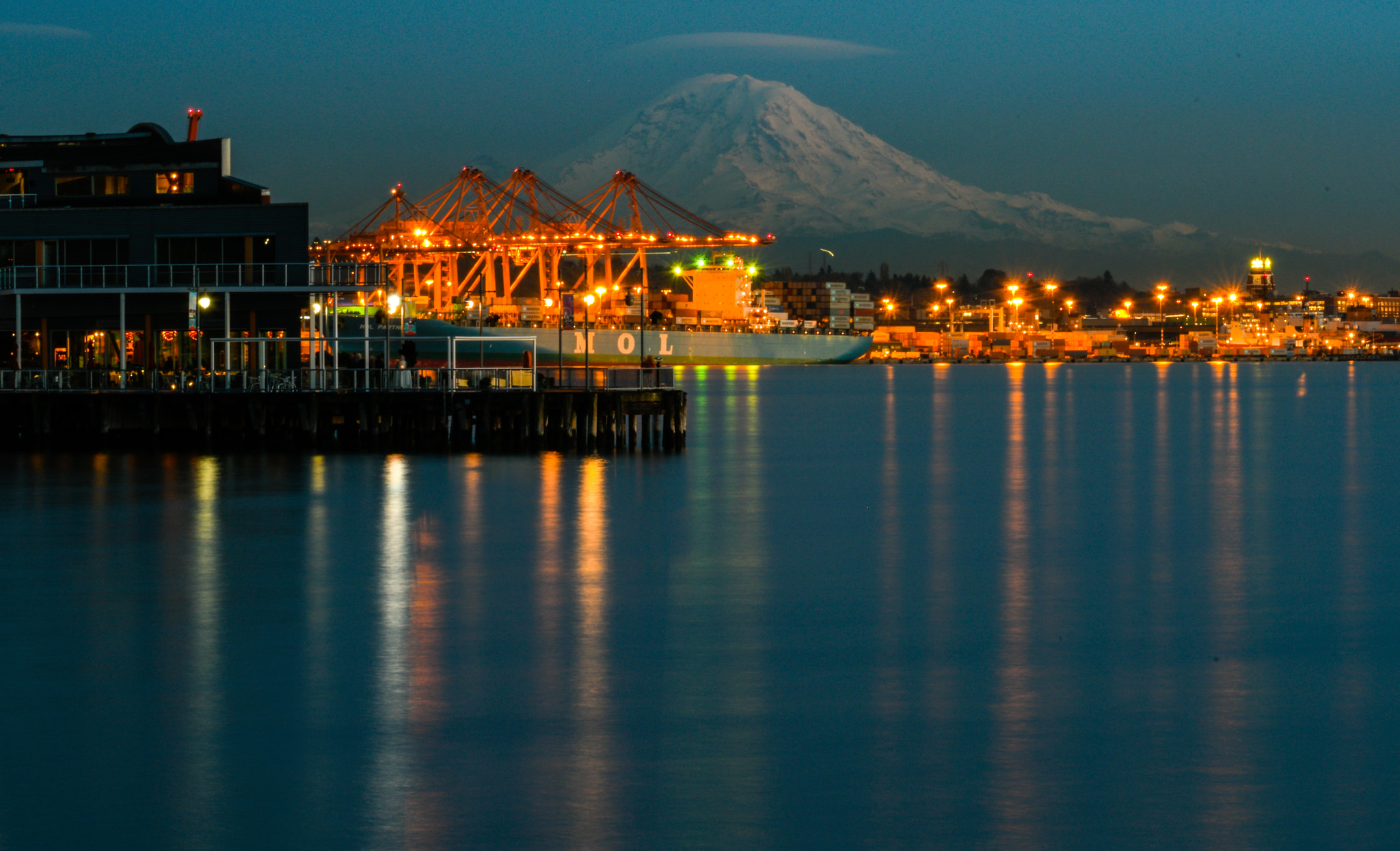 Nikon AF-S Nikkor 70-200mm F4G ED VR sample photo. Port of seattle photography