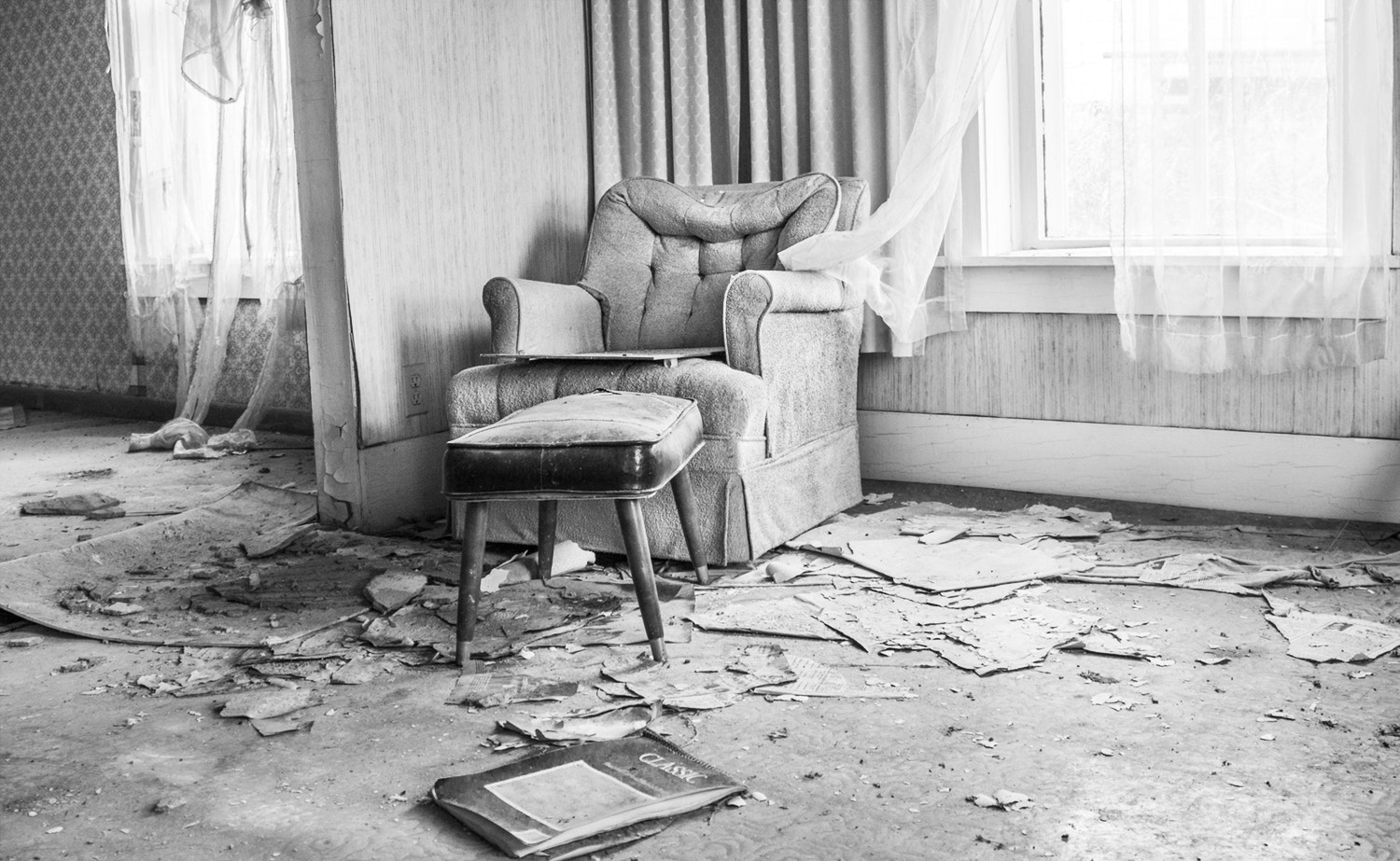 Canon EOS 600D (Rebel EOS T3i / EOS Kiss X5) sample photo. Messy chair photography