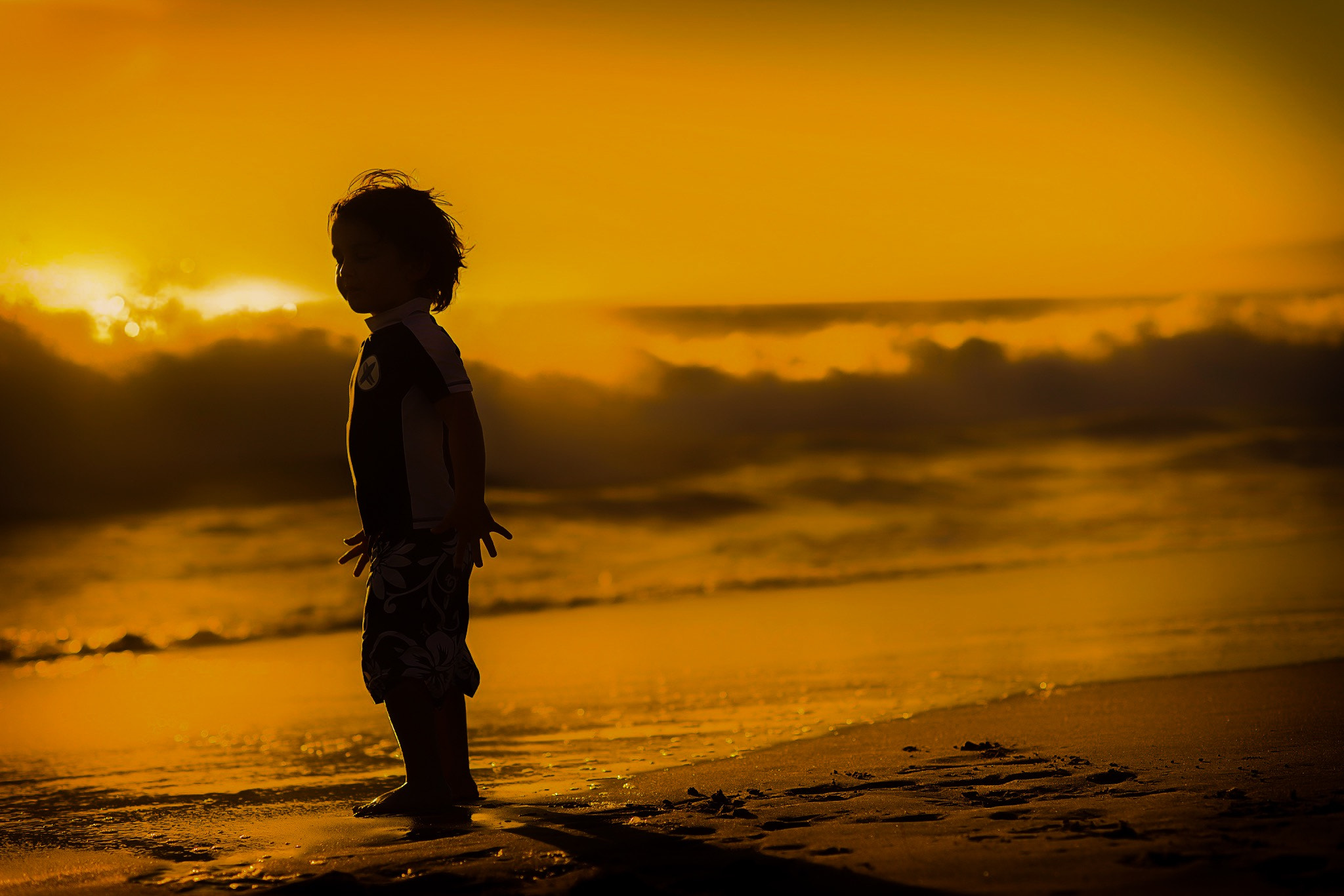 AF Nikkor 85mm f/1.8 sample photo. Goodnight sun photography