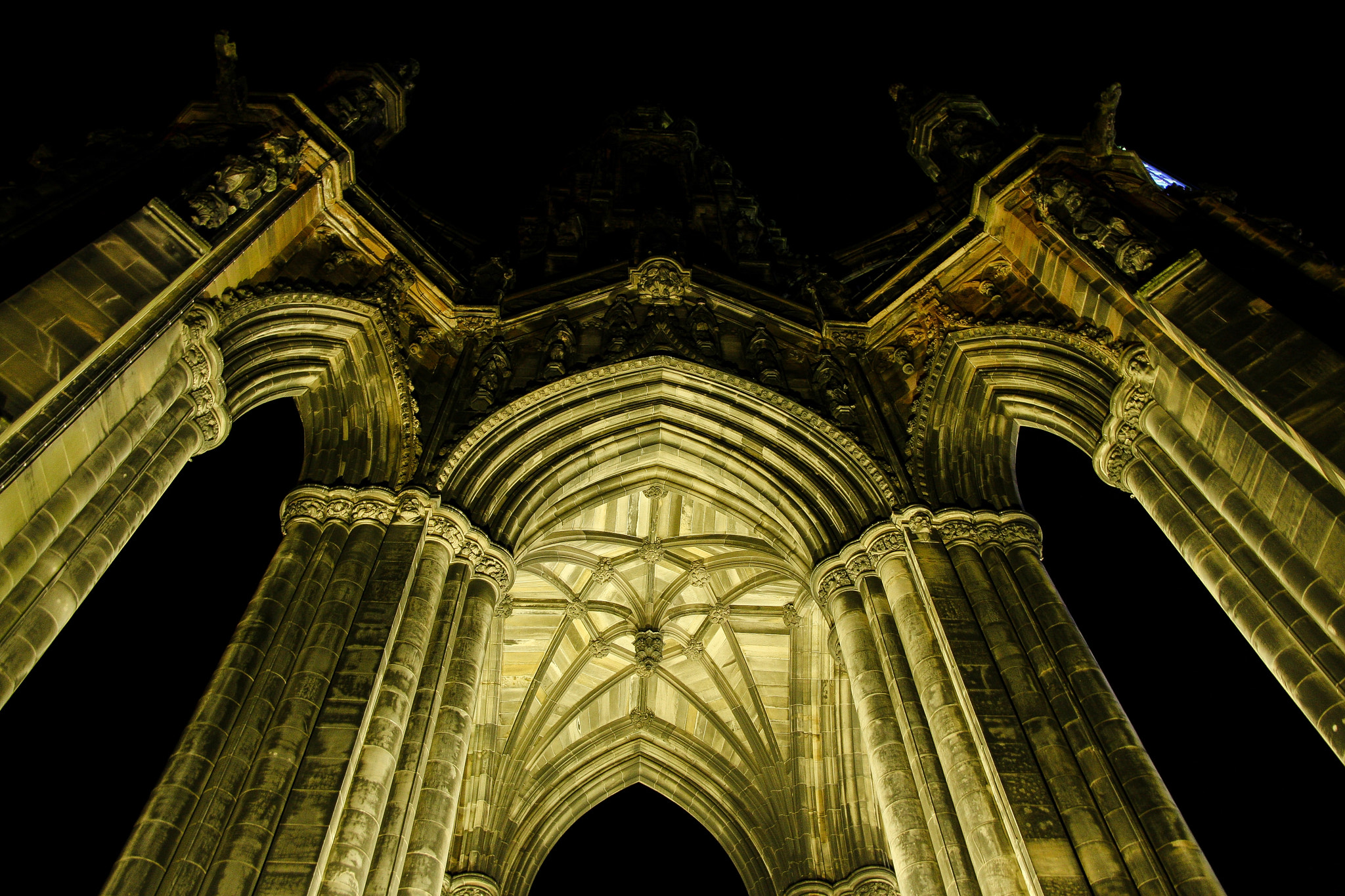 Canon EOS 40D sample photo. Edinburgh night photography