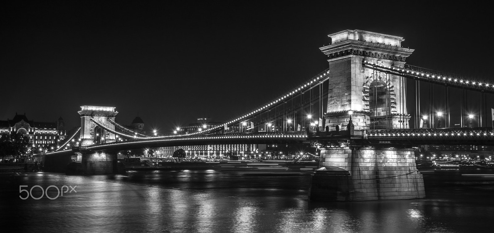 Sigma 18-200mm F3.5-6.3 II DC OS HSM sample photo. Chain bridge, budapest, hungary photography