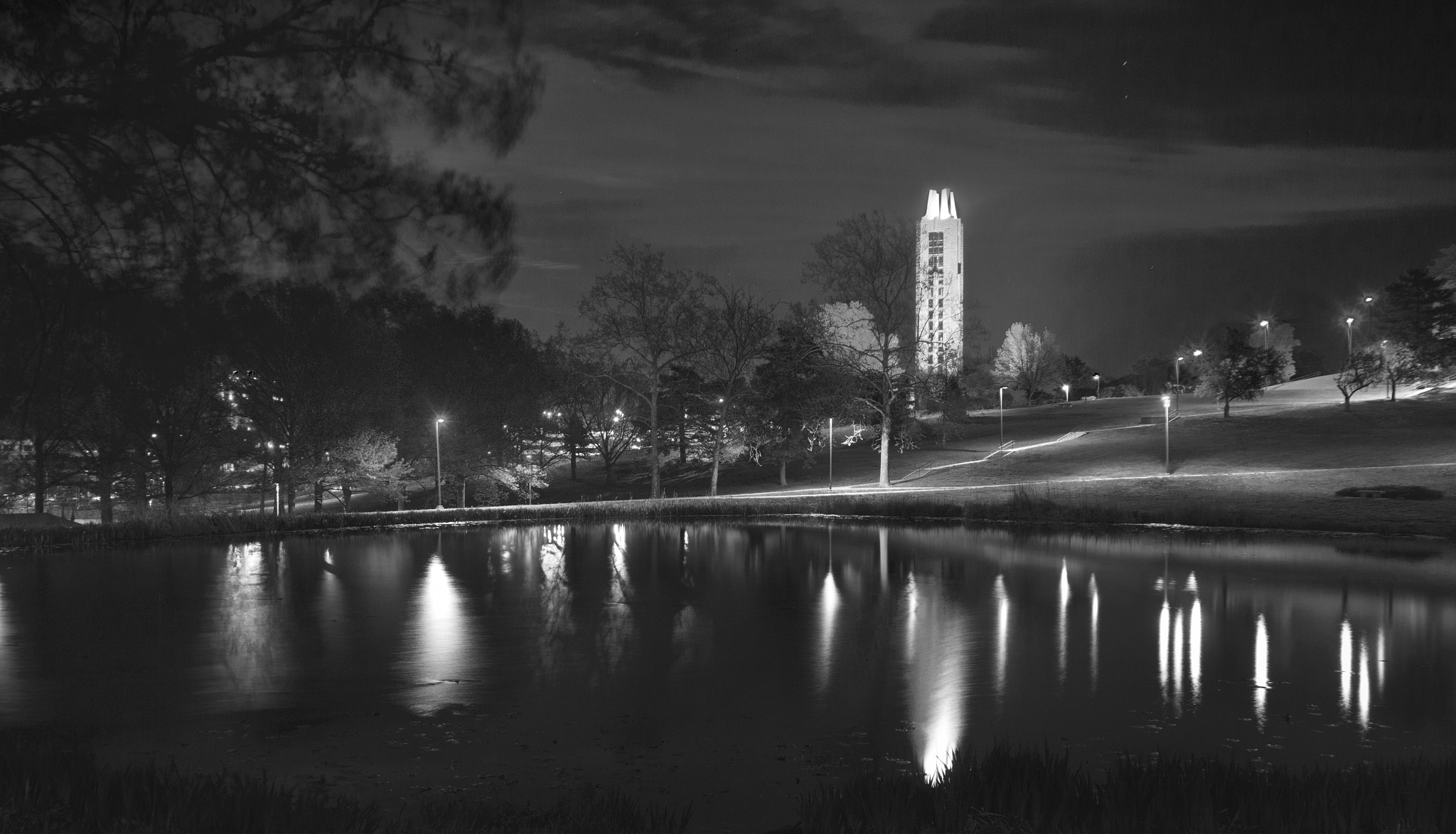 Canon EOS 600D (Rebel EOS T3i / EOS Kiss X5) sample photo. The campanile at night photography
