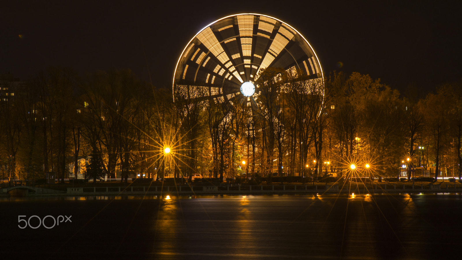 Sony SLT-A65 (SLT-A65V) + Sigma 70-300mm F4-5.6 DL Macro sample photo. Ferris wheel night light photography