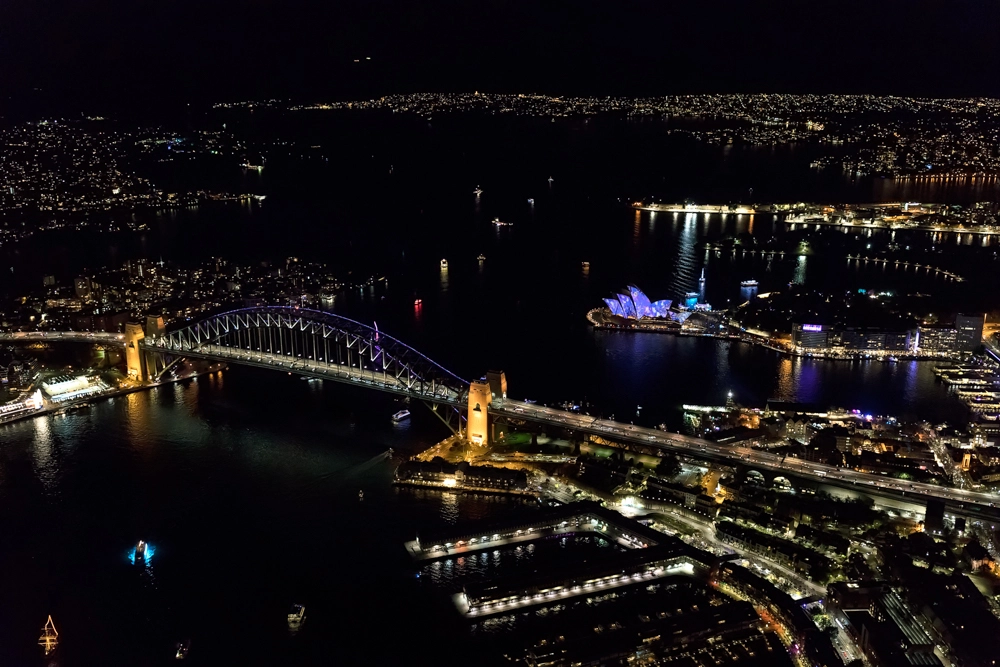 Canon EF 35mm F1.4L II USM sample photo. Vivid - sydney harbour photography