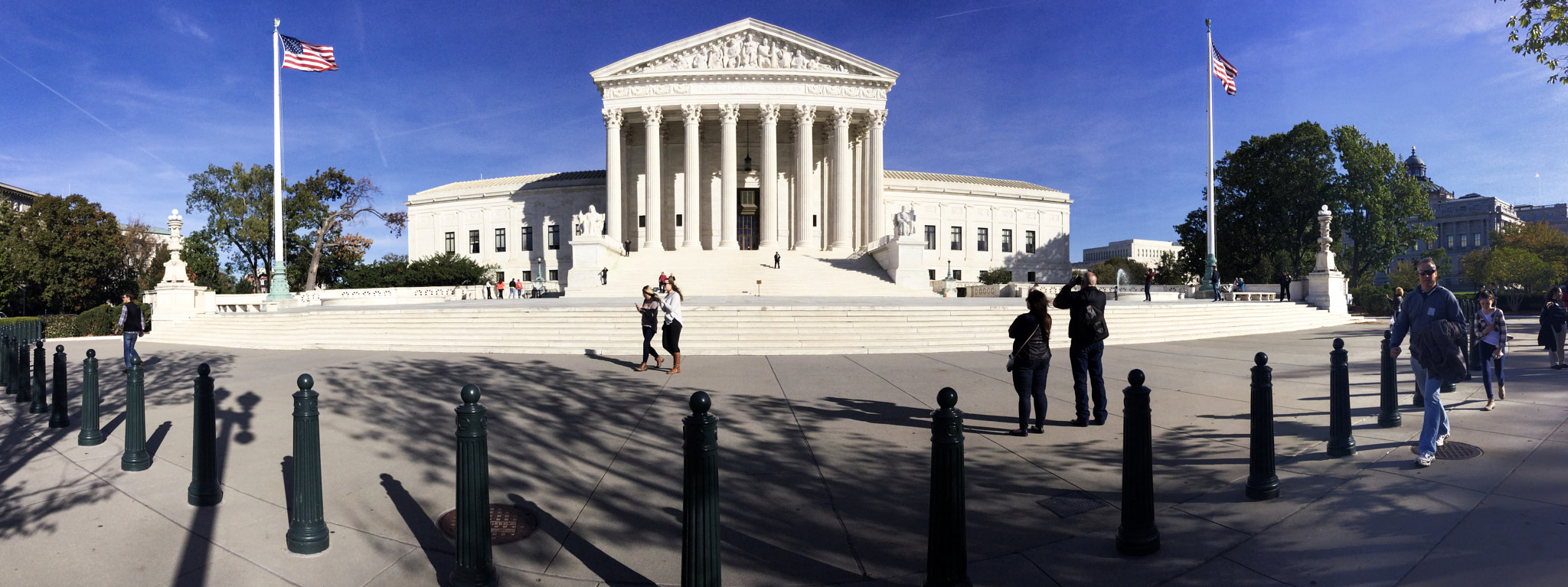 iPad Air 2 back camera 3.3mm f/2.4 sample photo. The supreme court building photography