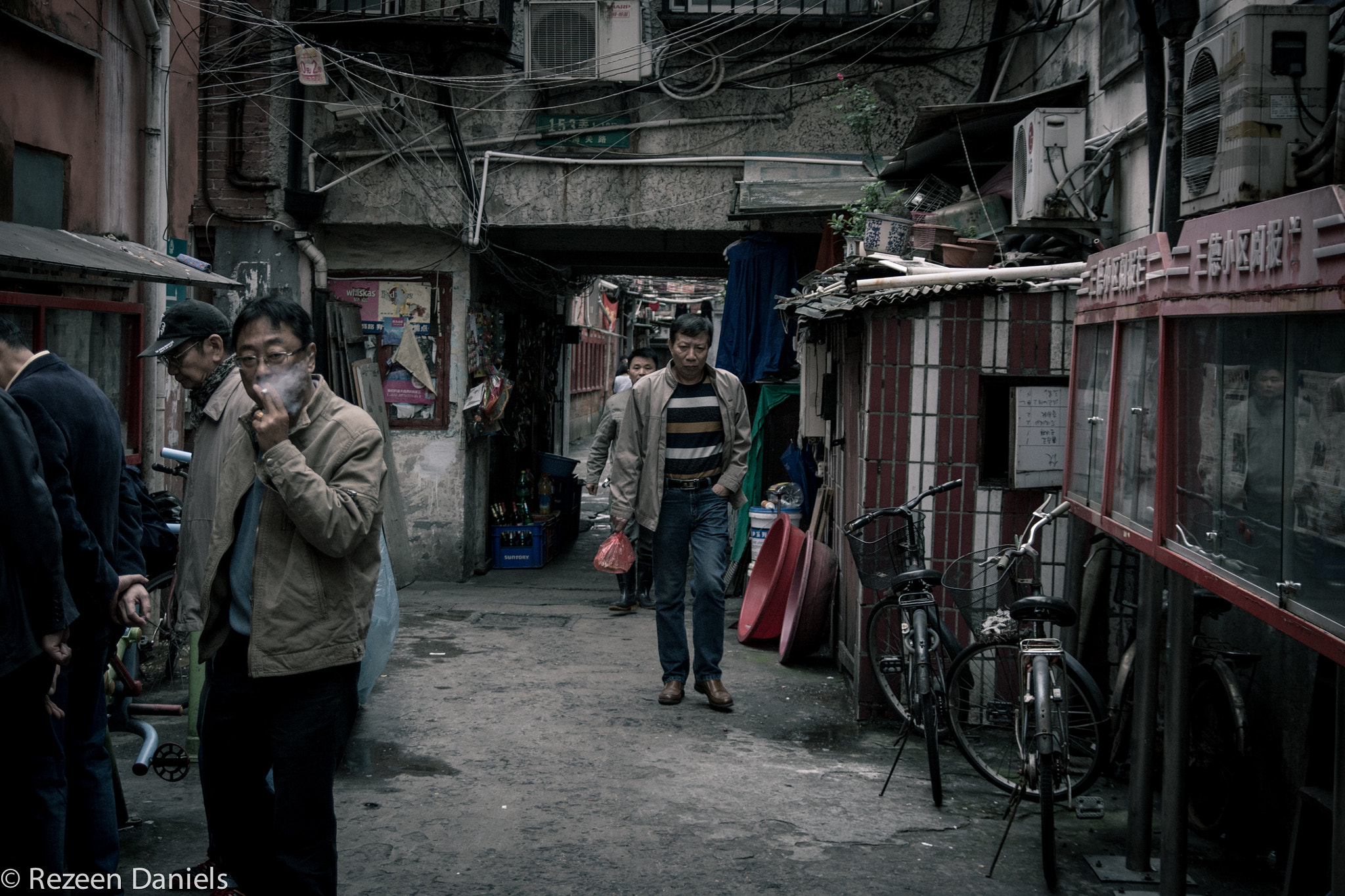 Sigma 17-70mm F2.8-4.5 DC Macro Asp. IF sample photo. Streets of shanghai photography