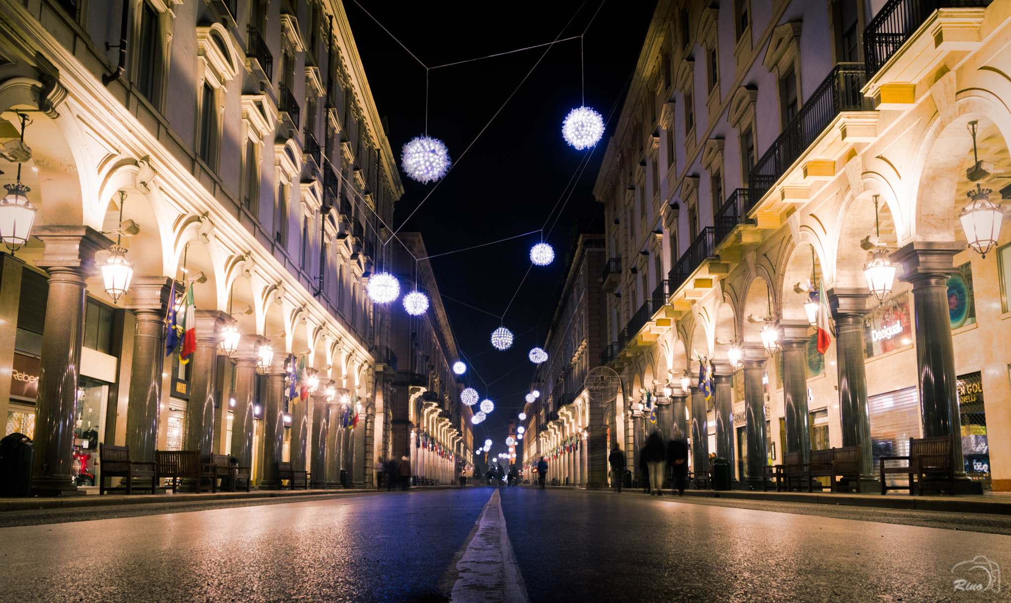 Canon EOS 760D (EOS Rebel T6s / EOS 8000D) sample photo. Turin by night photography