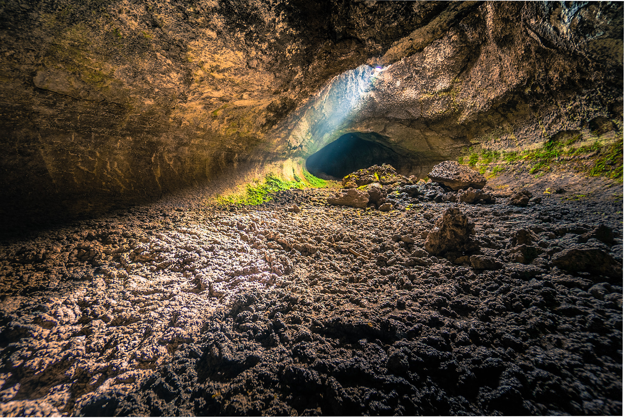 Sony a7S II + Sony E 10-18mm F4 OSS sample photo. Strawberry cave photography