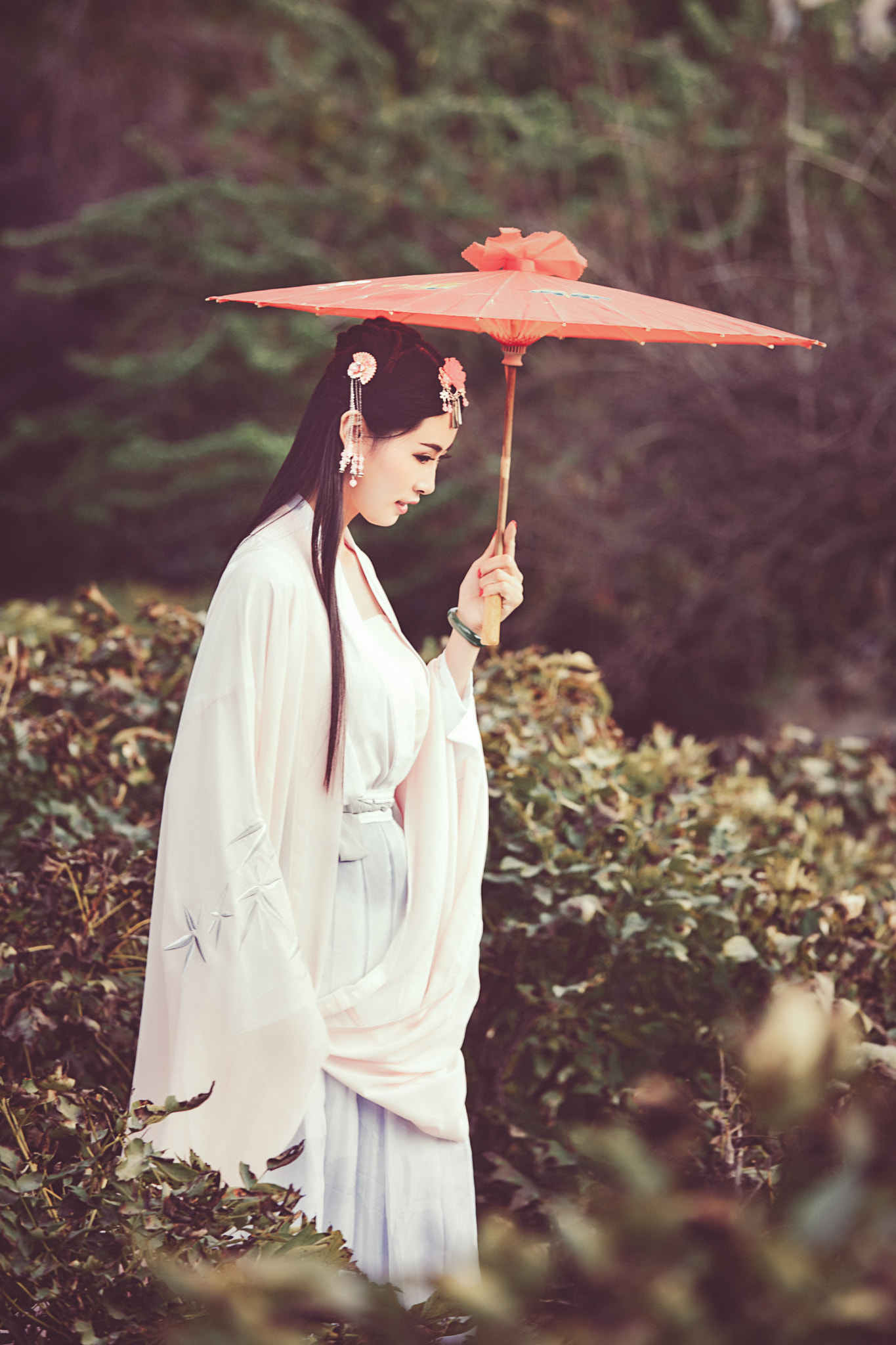 Canon EF 70-200mm F4L IS USM sample photo. A girl photography