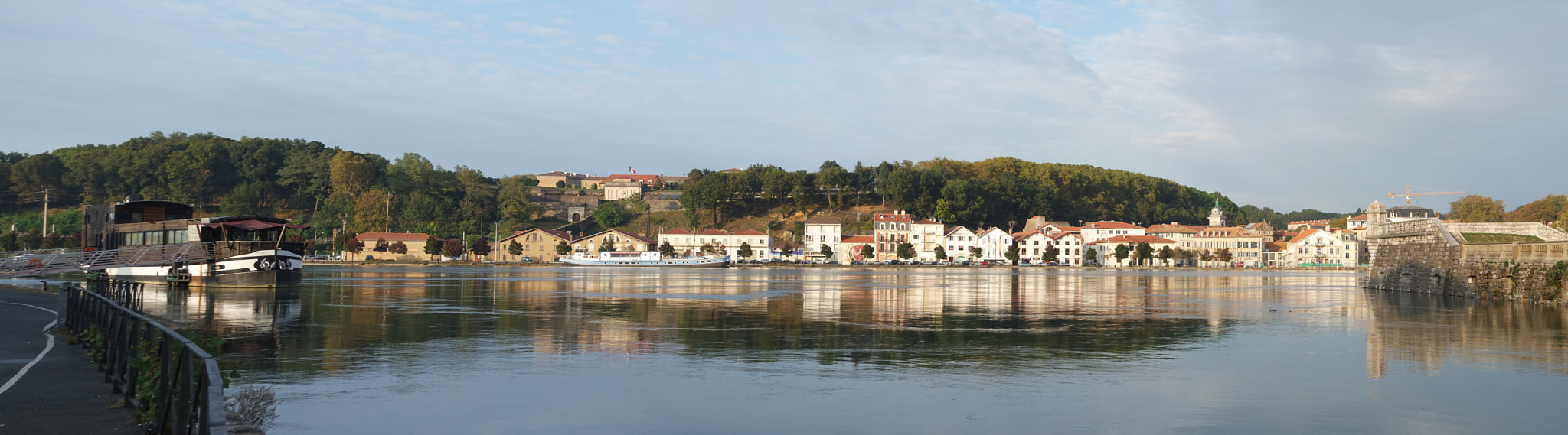 Samsung NX 16-50mm F3.5-5.6 Power Zoom ED OIS sample photo. Fleuve mirroir photography