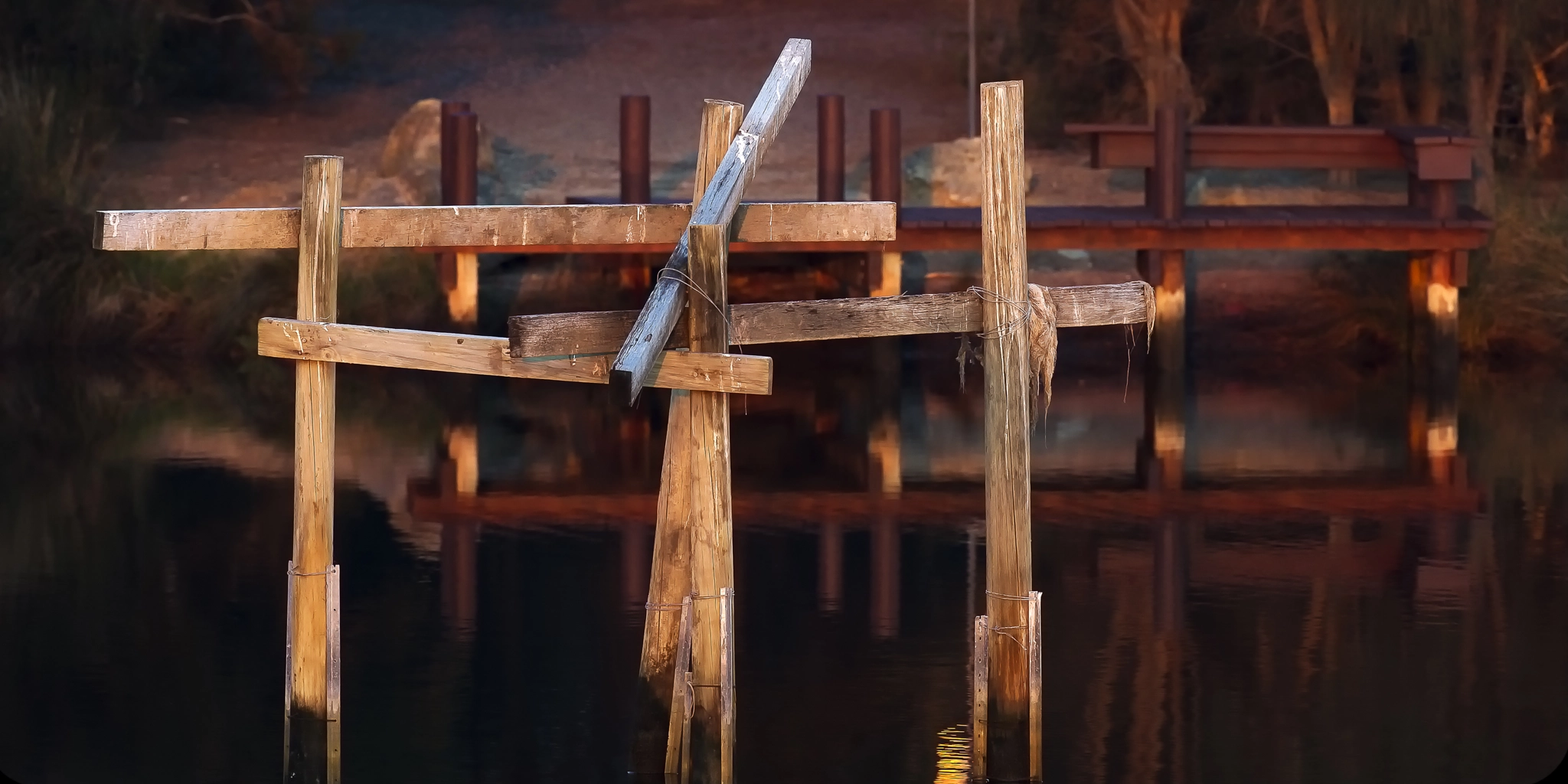 Nikon AF-S Nikkor 200-400mm F4G ED-IF VR sample photo. "broken jetty" photography