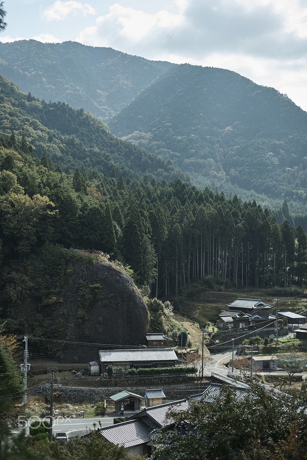 Sigma 50mm F1.4 EX DG HSM sample photo. Autumn scenery of the mountain village photography