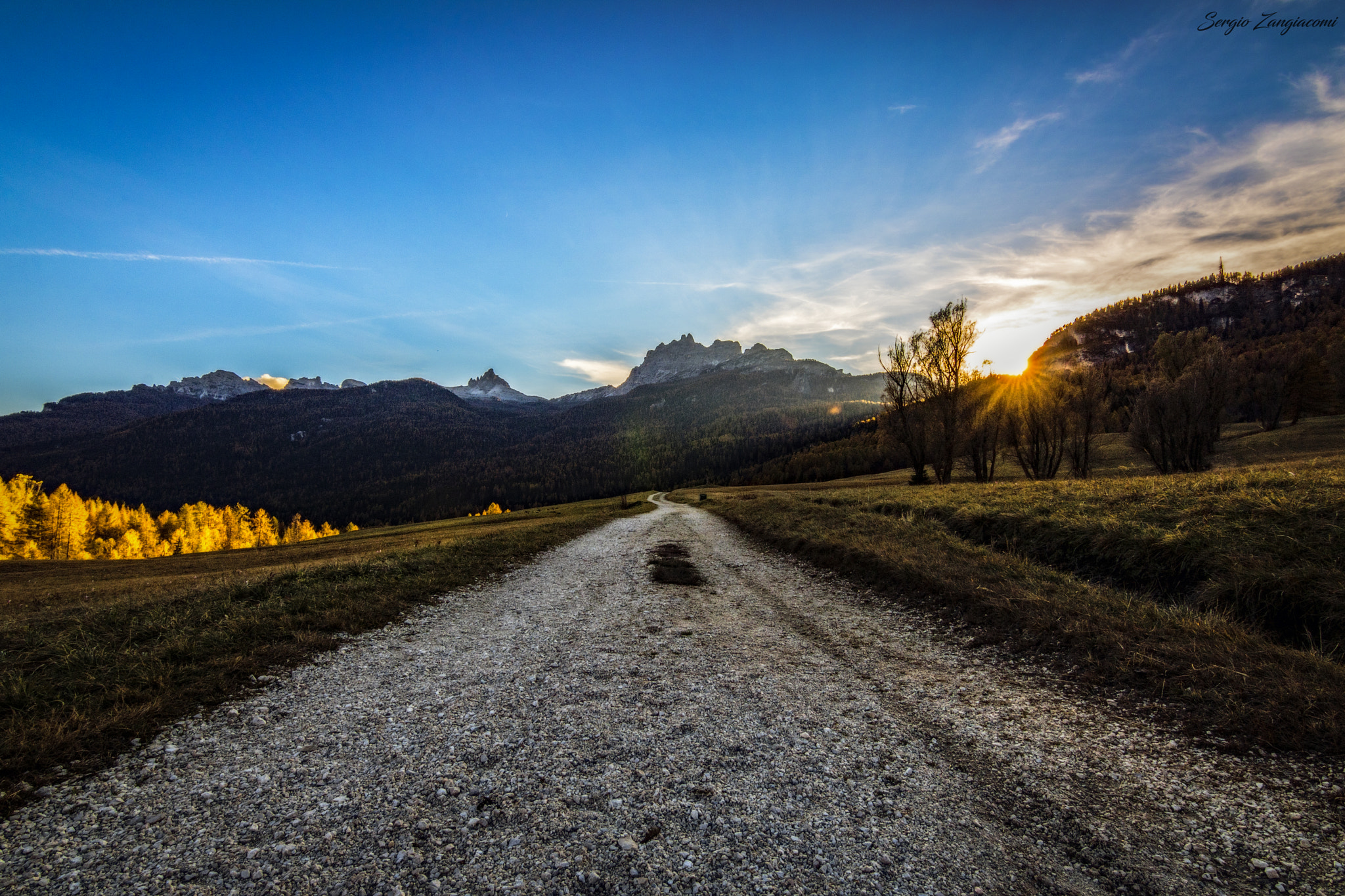 Canon EOS 750D (EOS Rebel T6i / EOS Kiss X8i) sample photo. Road to happiness photography